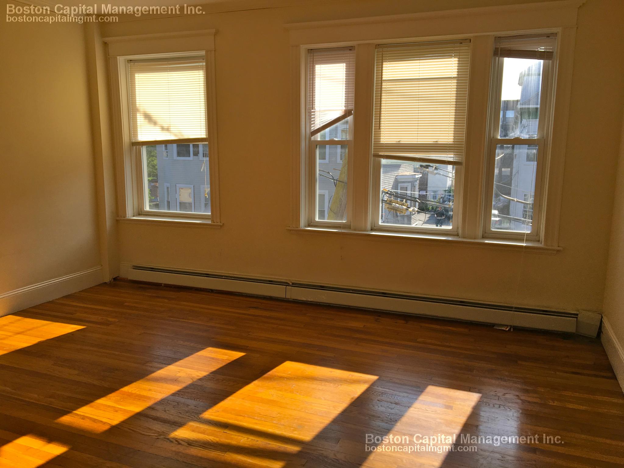 4 bed, 2 bath apartment for rent at 11 Quint Ave Unit 3, Allston — photo 4 of 10