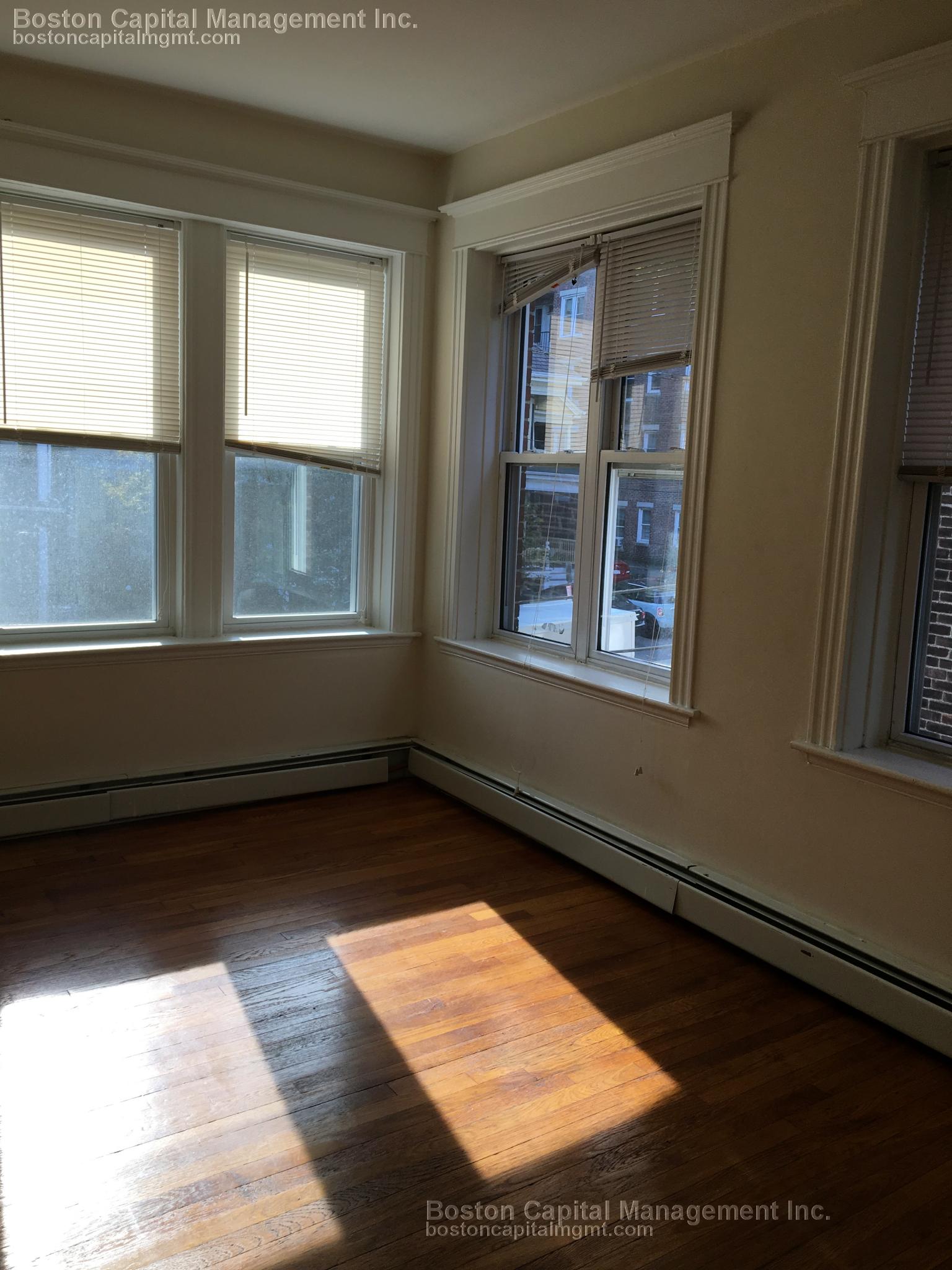 4 bed, 2 bath apartment for rent at 11 Quint Ave Unit 3, Allston — photo 8 of 10