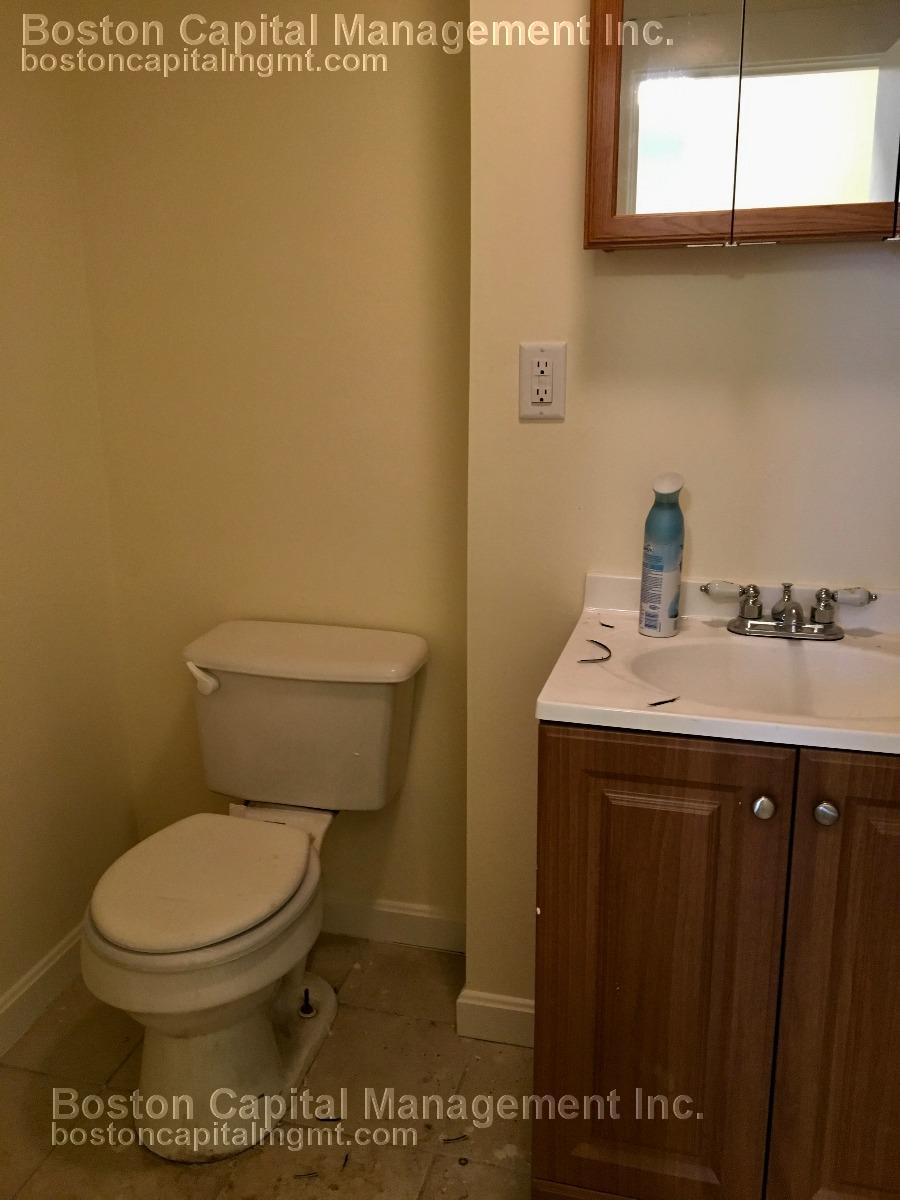 96 Irving St, Everett