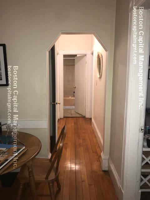 22 Royal St, Allston