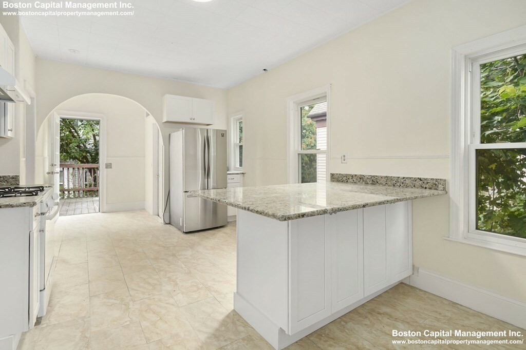 Photos of apartment on Elm St.,Somerville MA 02144