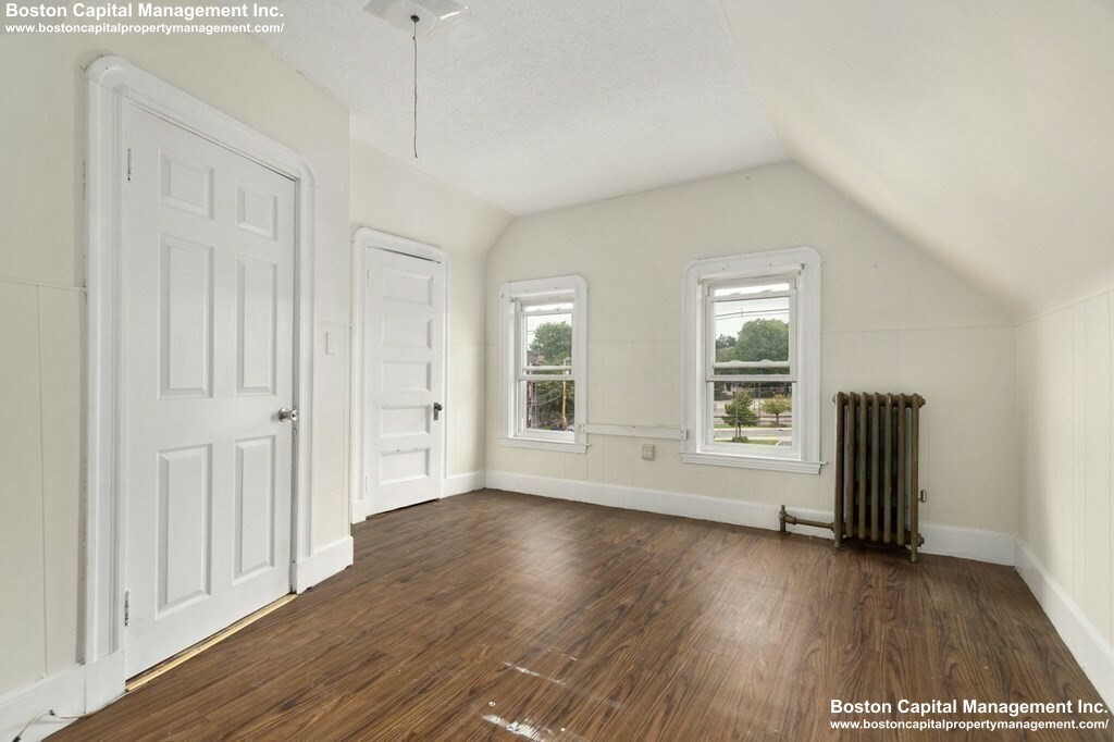 Photos of apartment on Elm St.,Somerville MA 02144