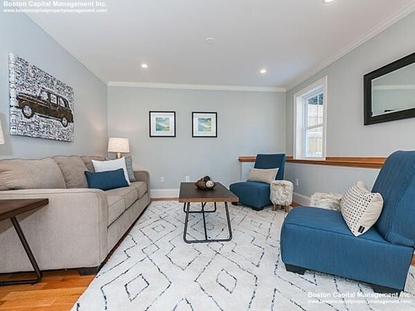 14 Rockview St, Jamaica Plain