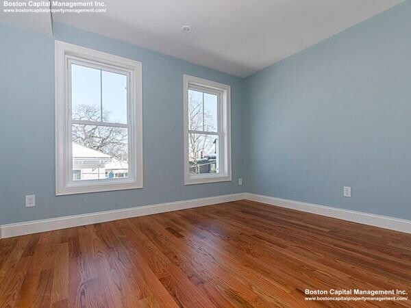 14 Rockview St, Jamaica Plain