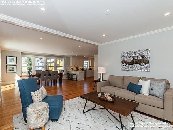 14 Rockview St, Jamaica Plain