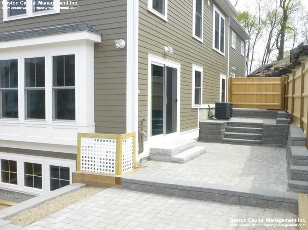 14 Rockview St, Jamaica Plain