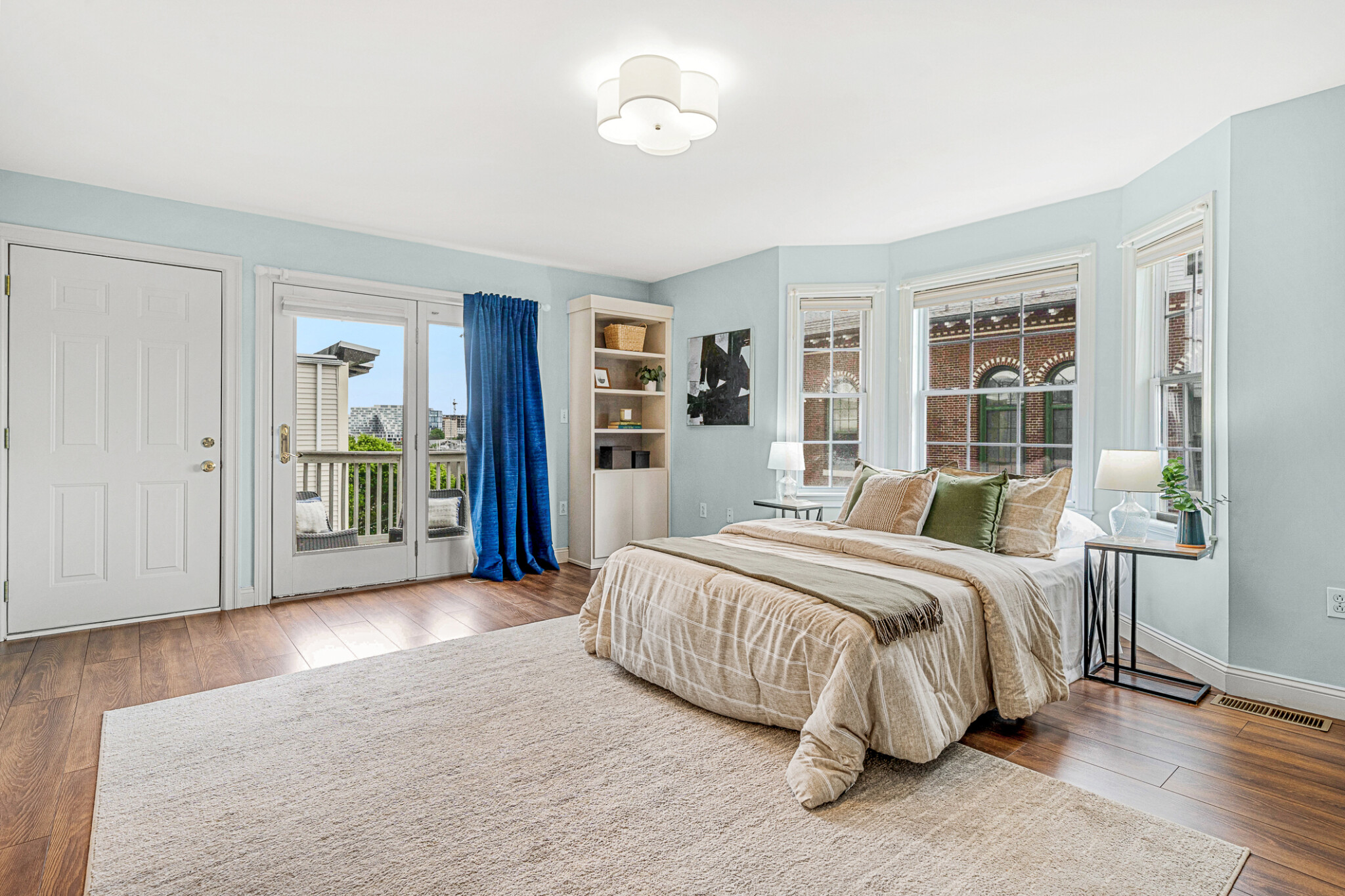 476 3rd St, South Boston