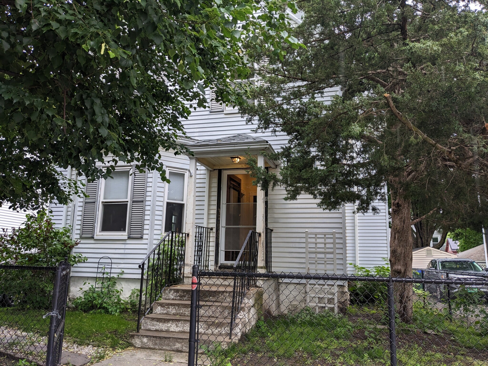 46 Chester Ave, Tufts University