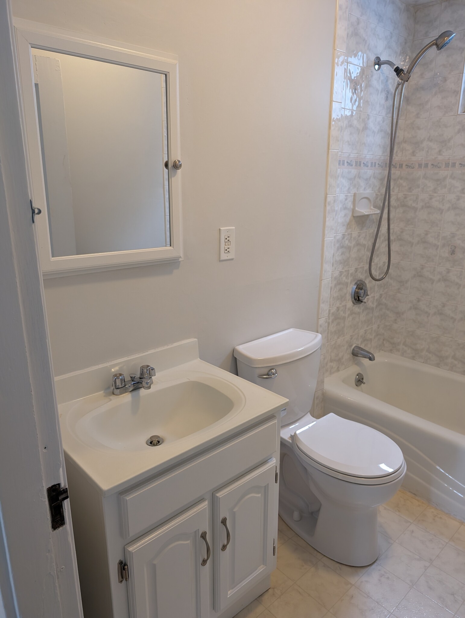 8 Wilson Ave, Belmont