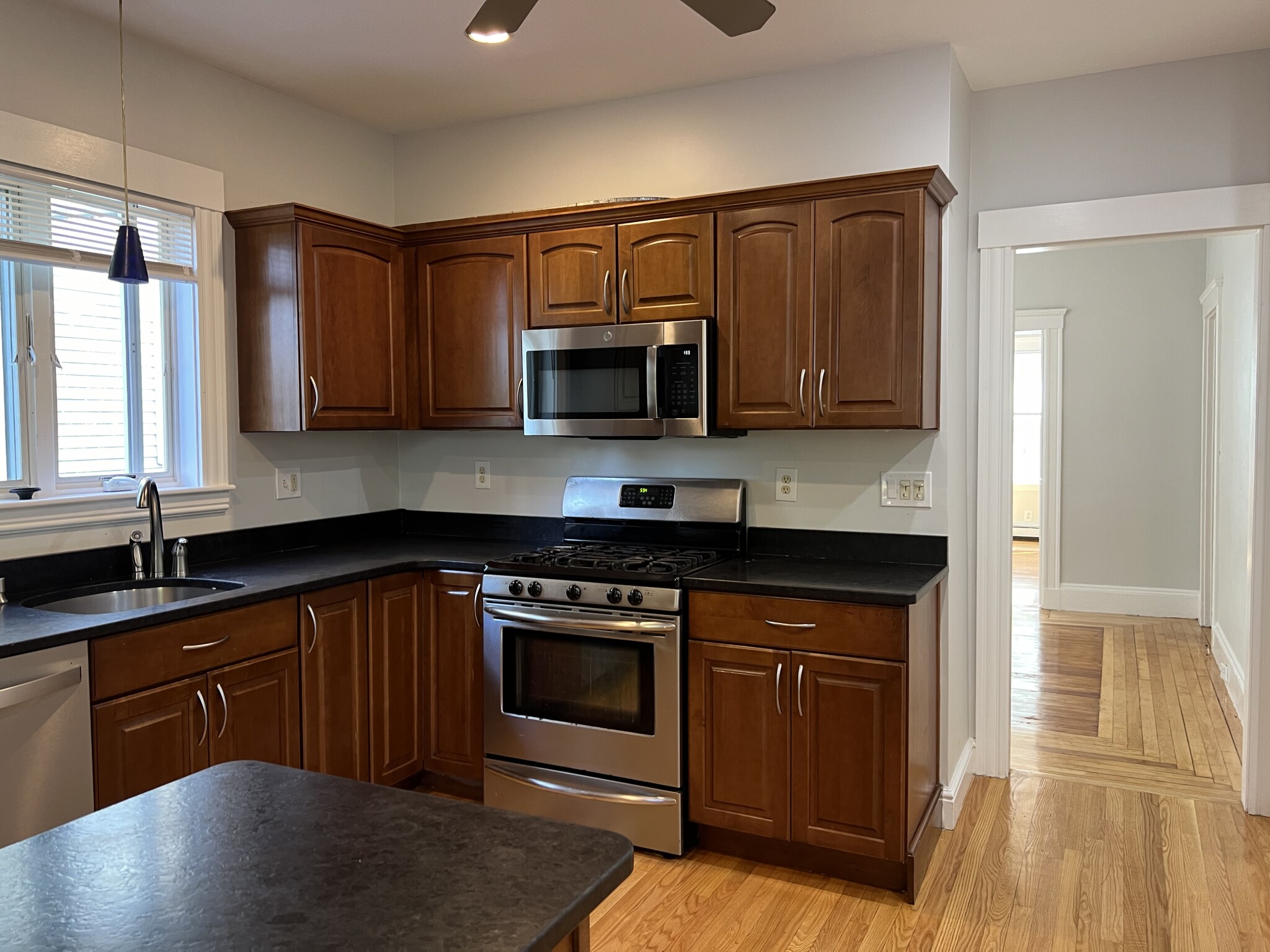 96 Bristol Rd, Medford