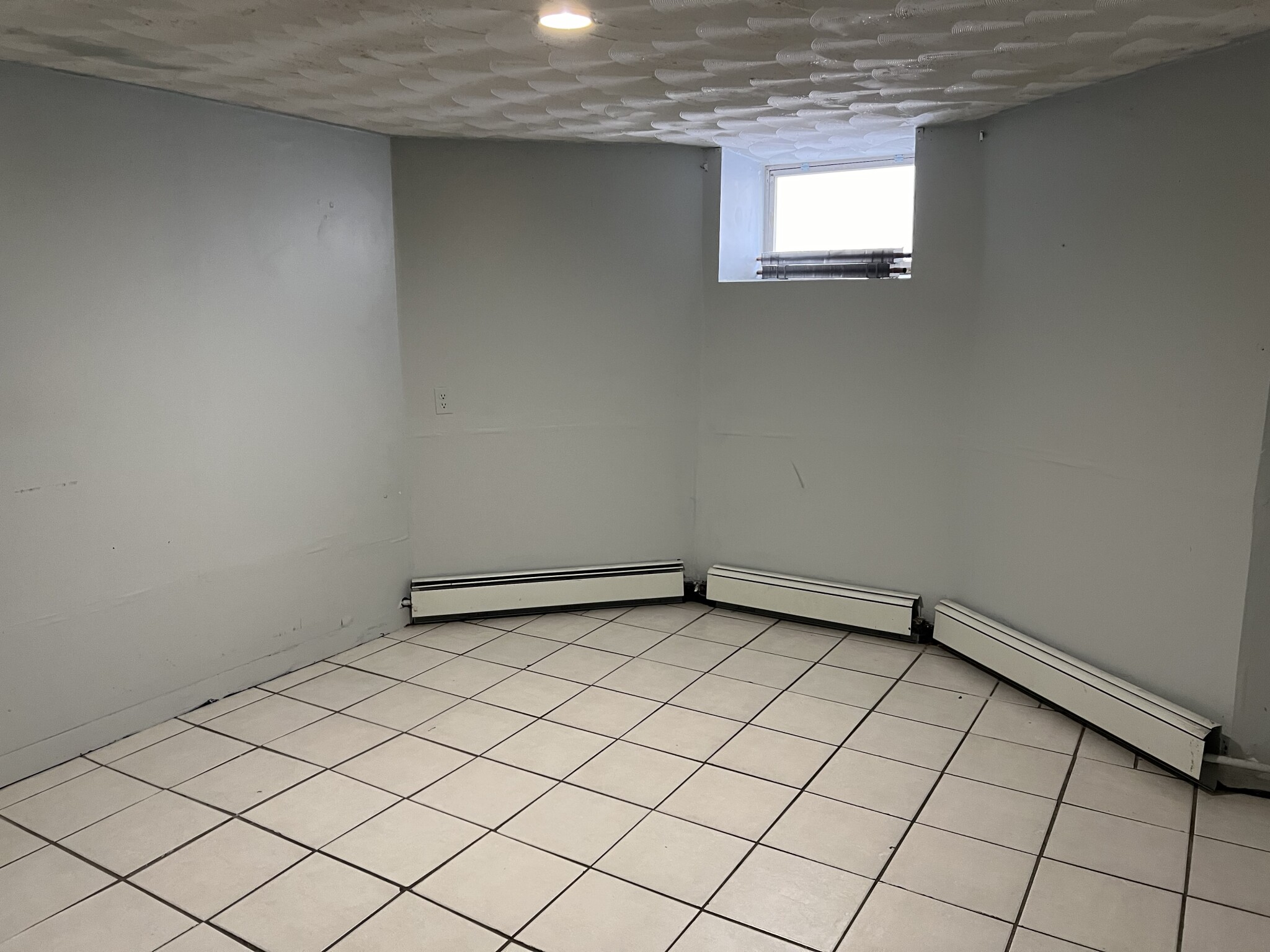 96 Bristol Rd, Medford