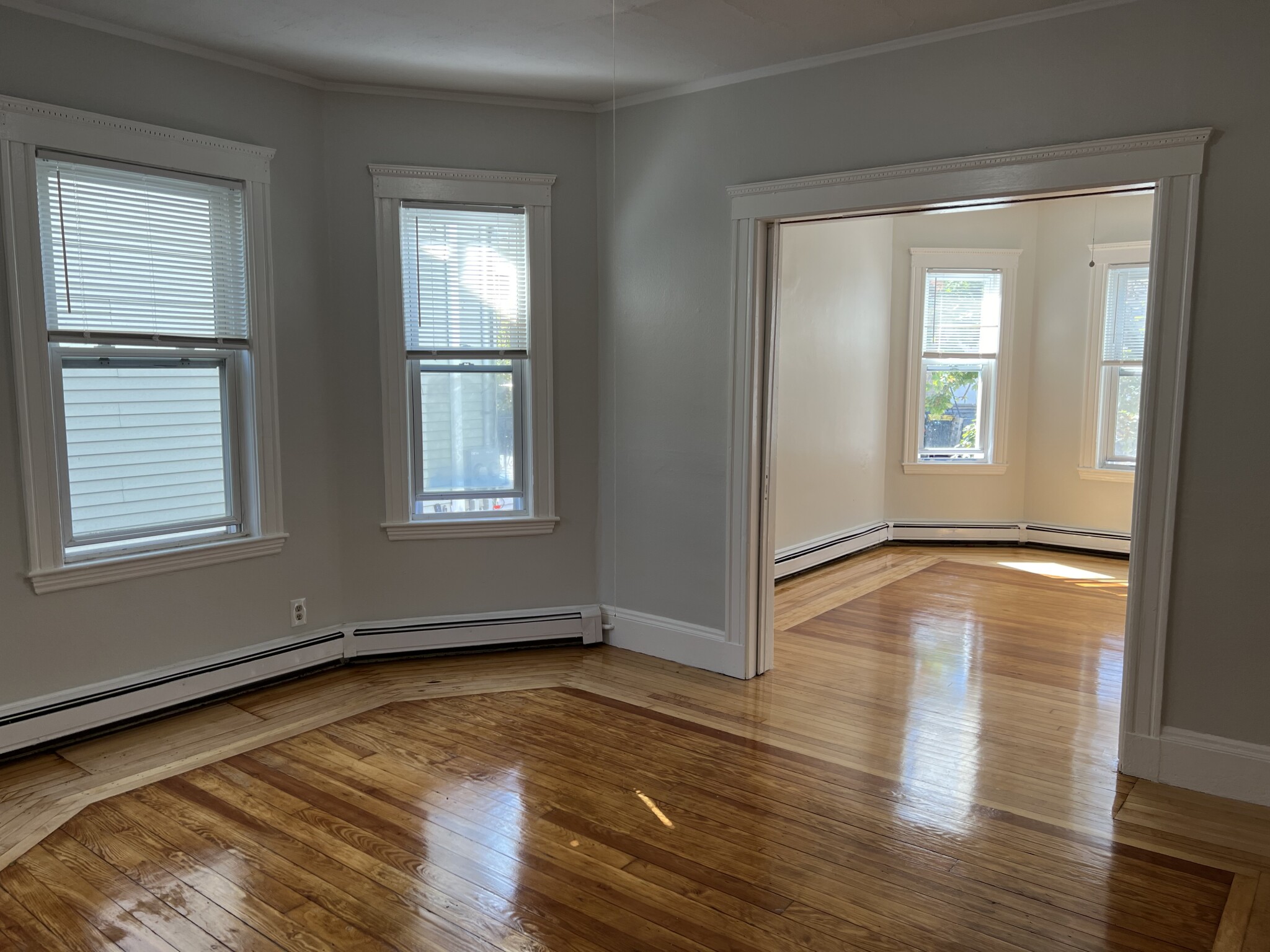 96 Bristol Rd, Medford