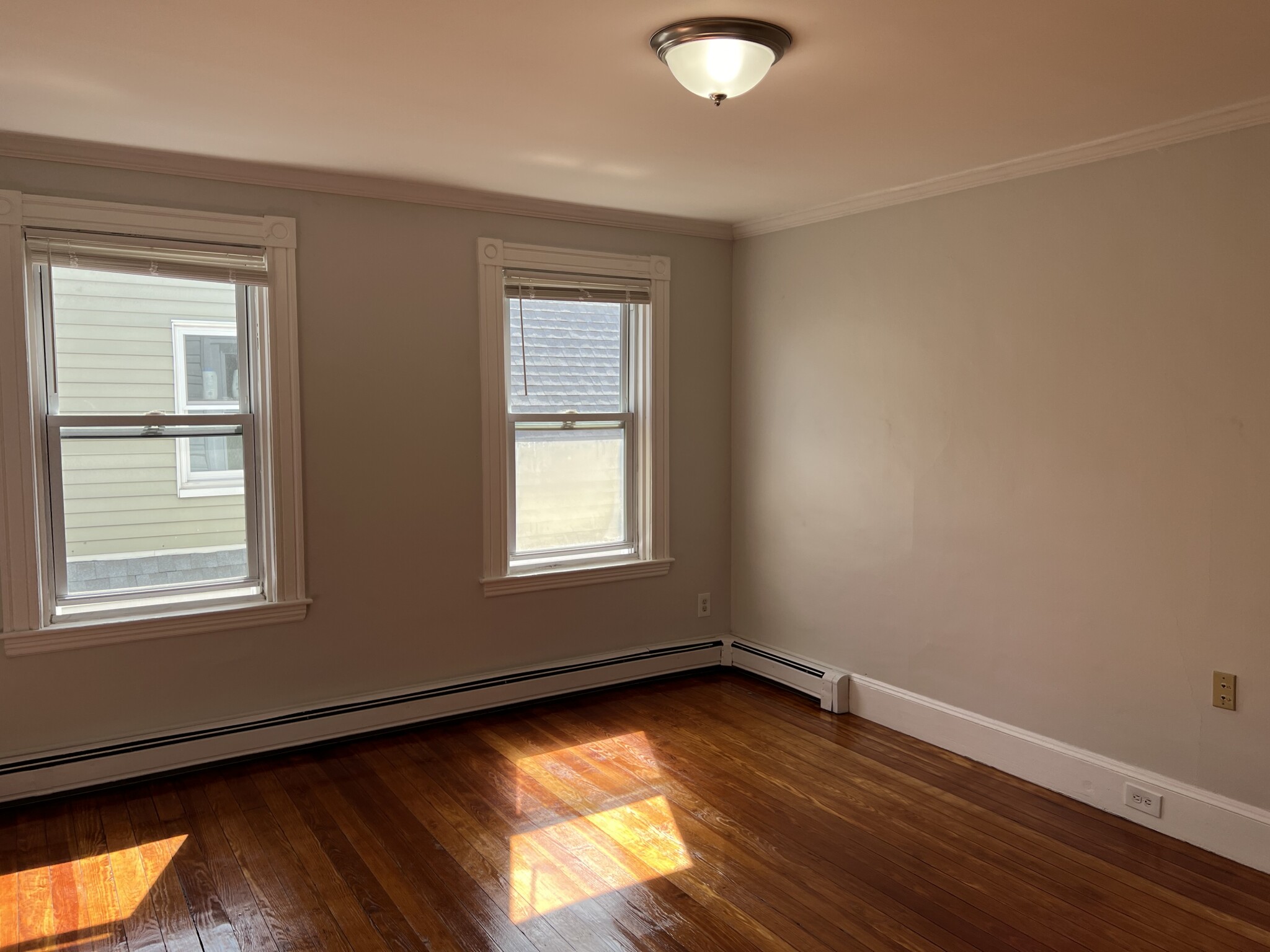 96 Bristol Rd, Medford