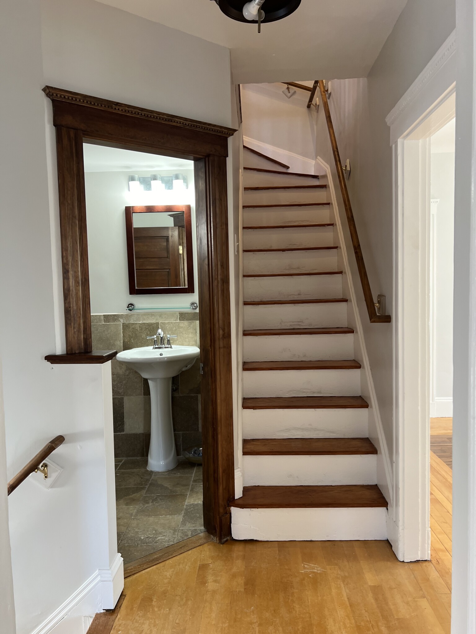 96 Bristol Rd, Medford