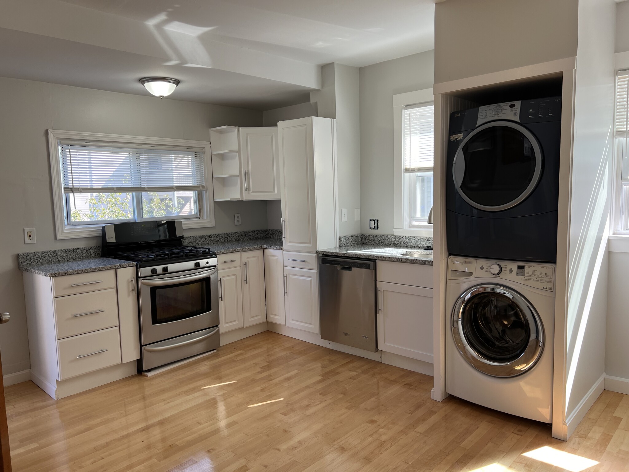 96 Bristol Rd, Medford