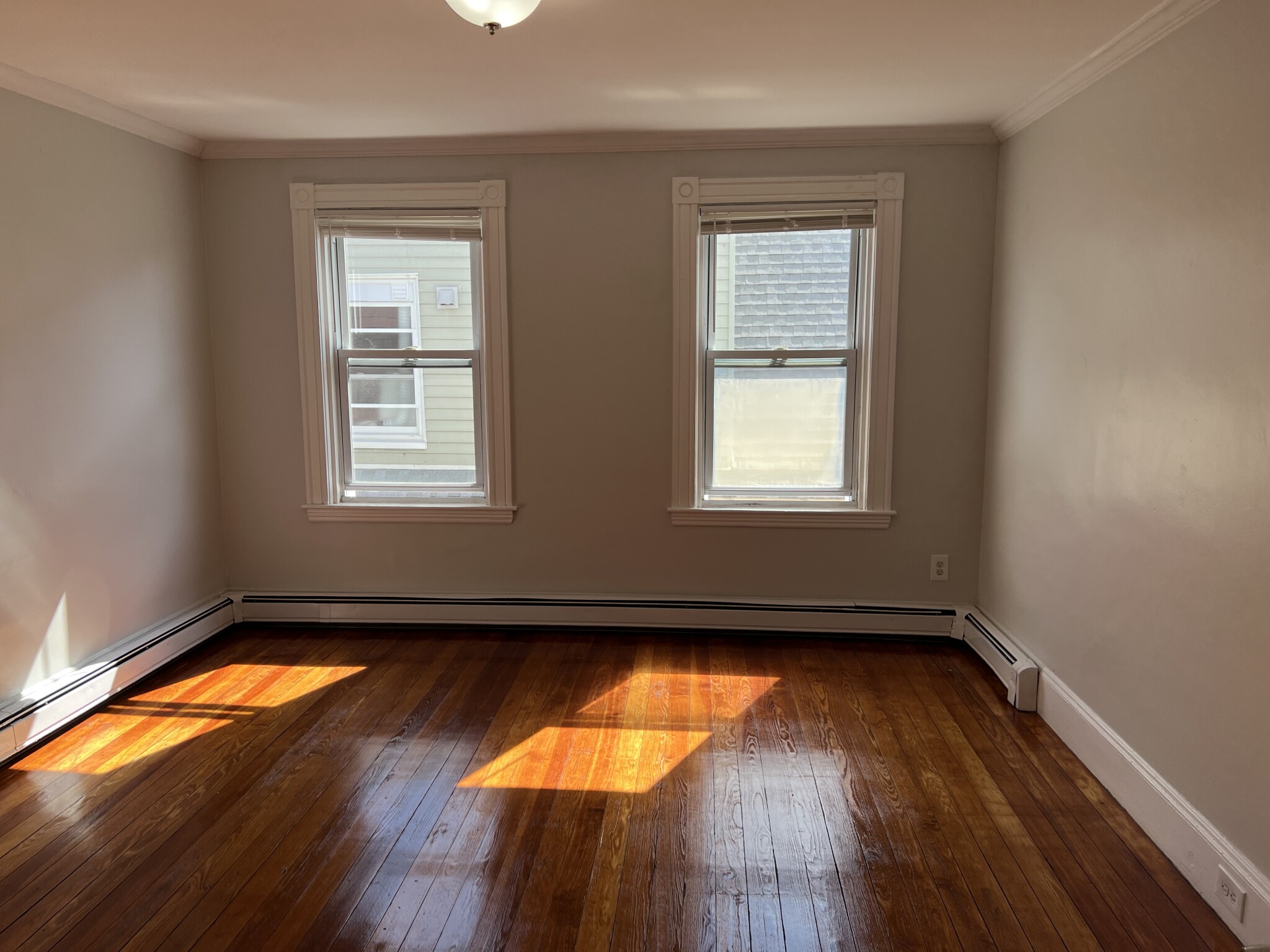 96 Bristol Rd, Medford