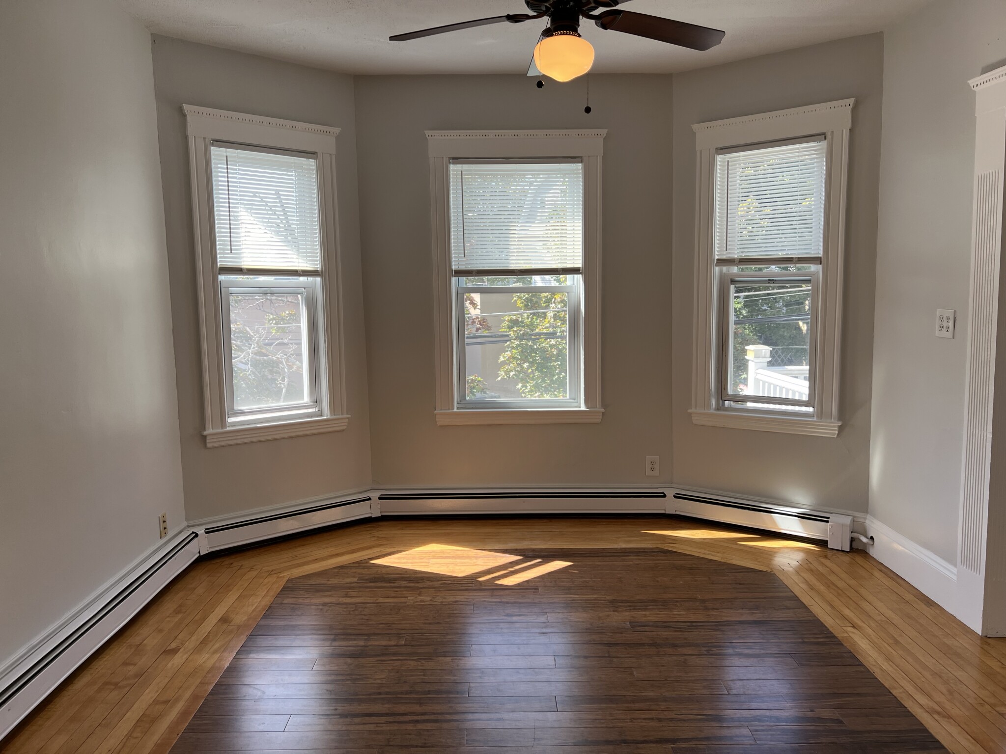 96 Bristol Rd, Medford