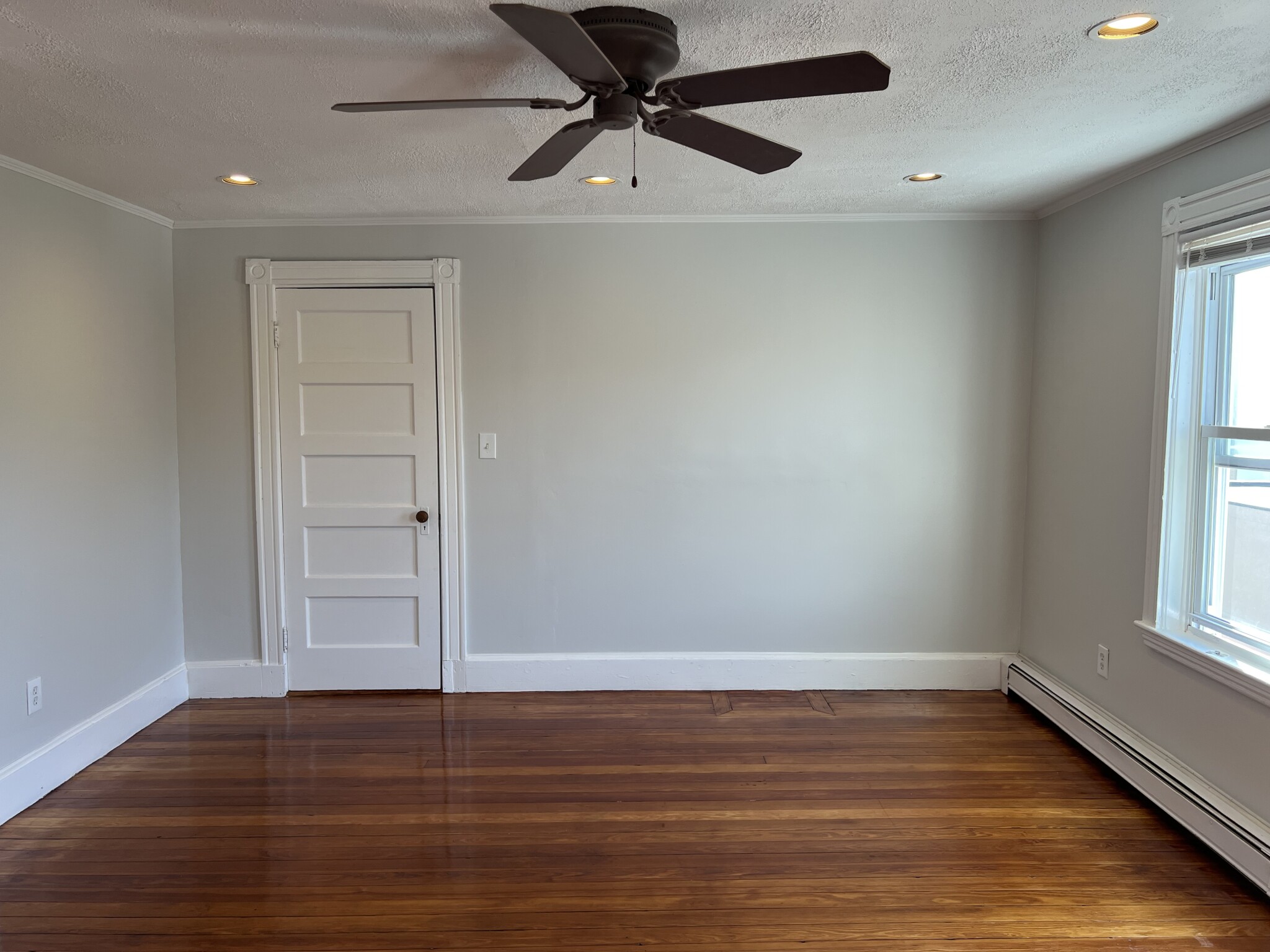 96 Bristol Rd, Medford