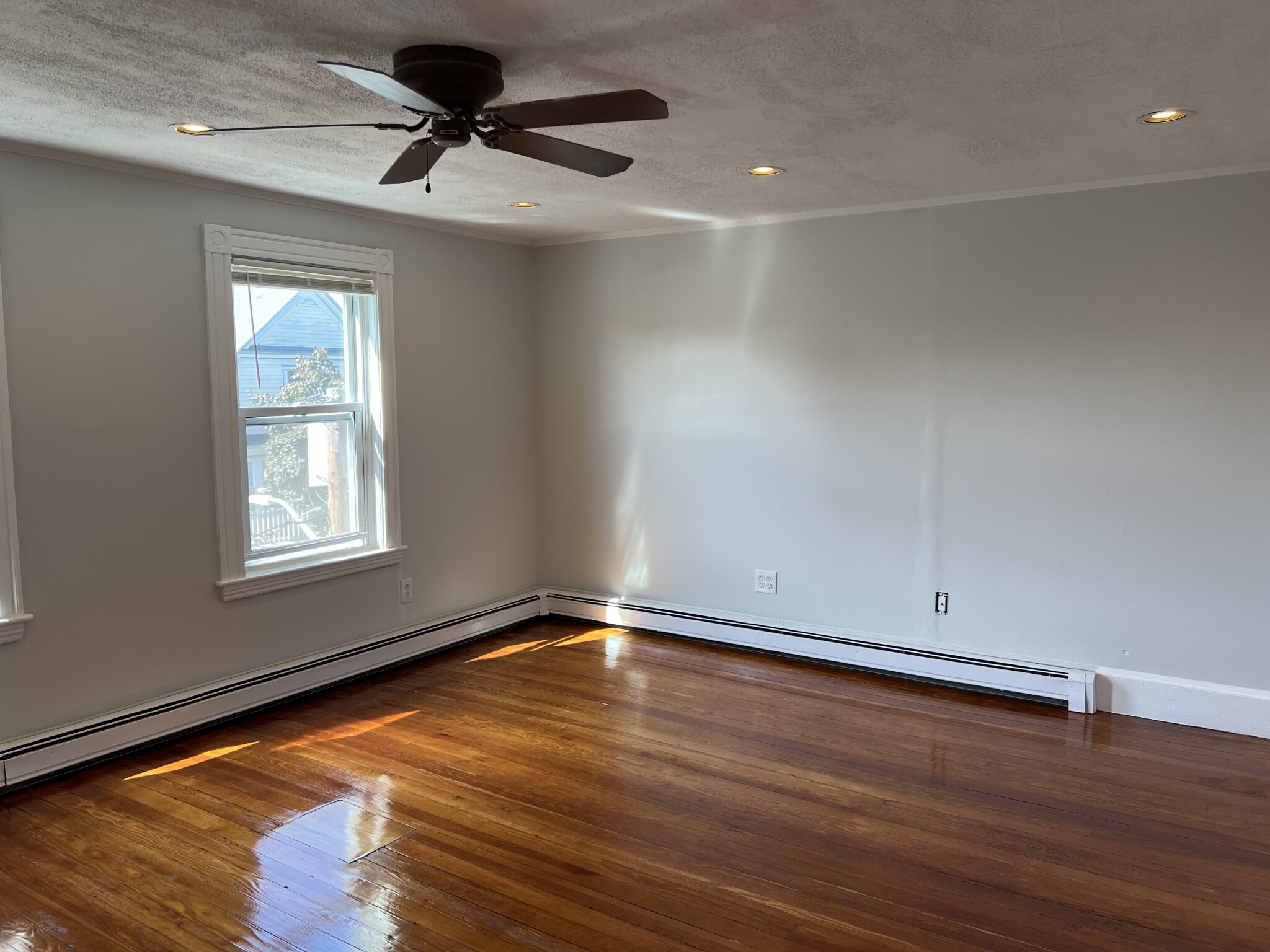 96 Bristol Rd, Medford