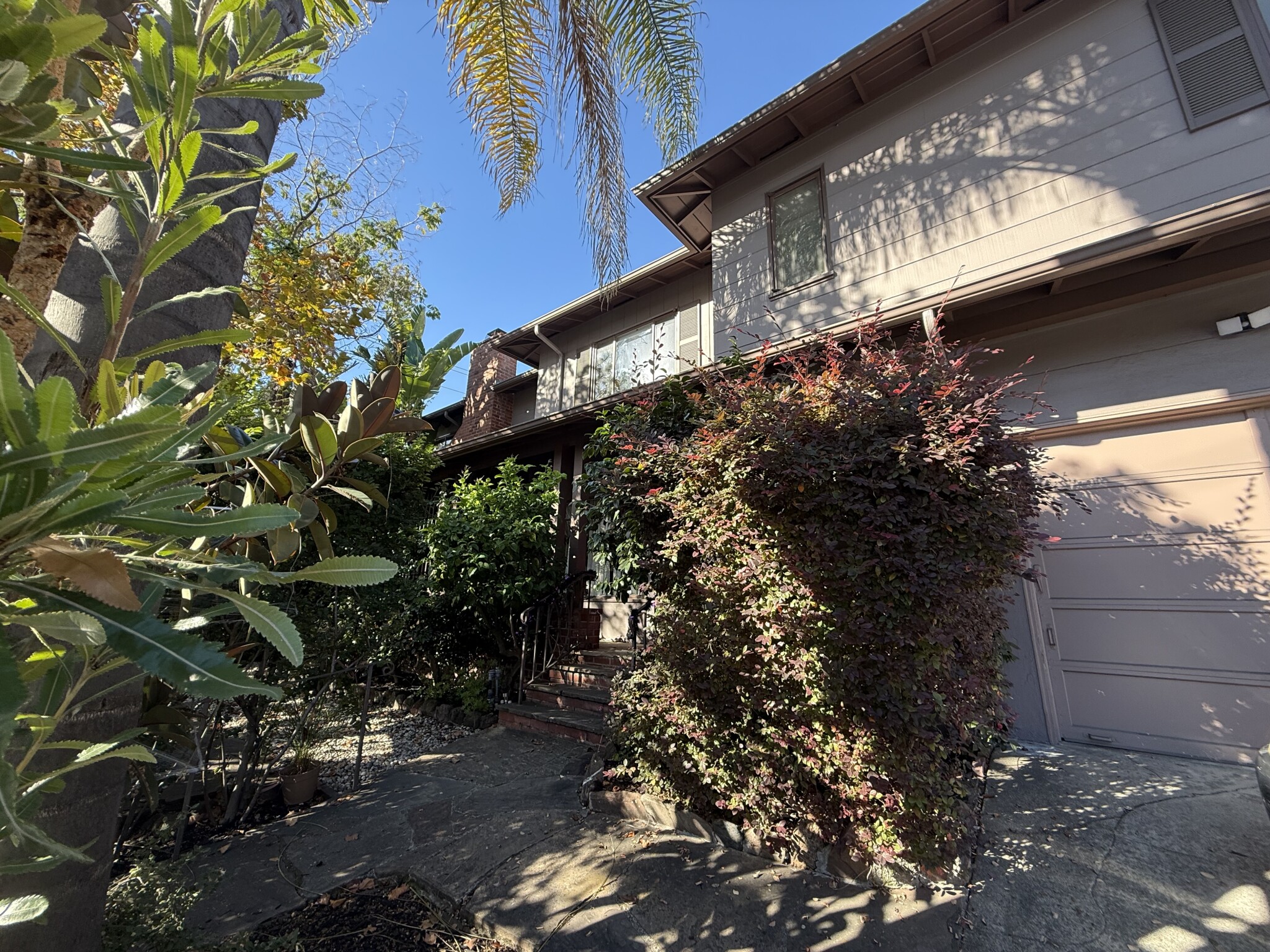 395 Staten Ave., Oakland, CA - 5,975 USD/ month