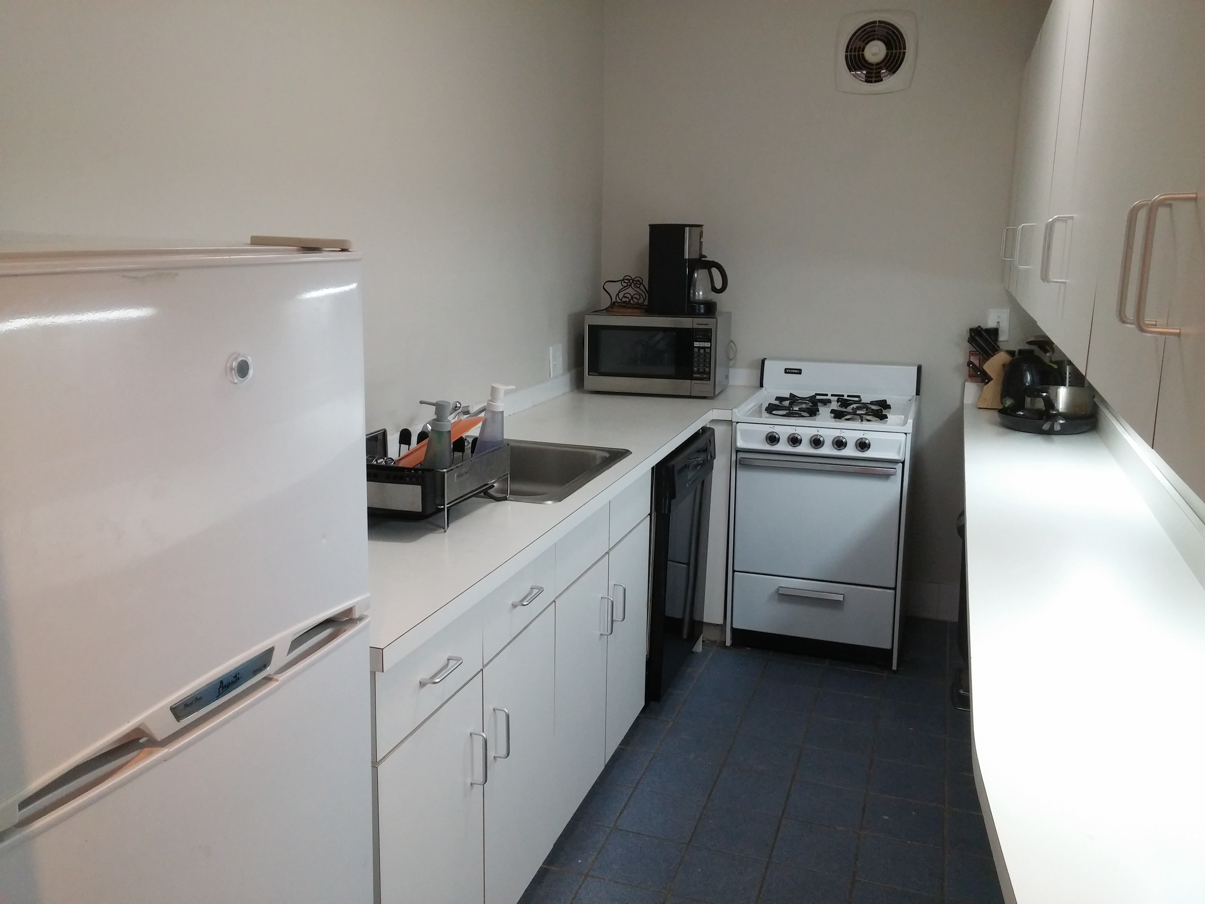 Photos of apartment on Memorial St.,Cambridge MA 02138