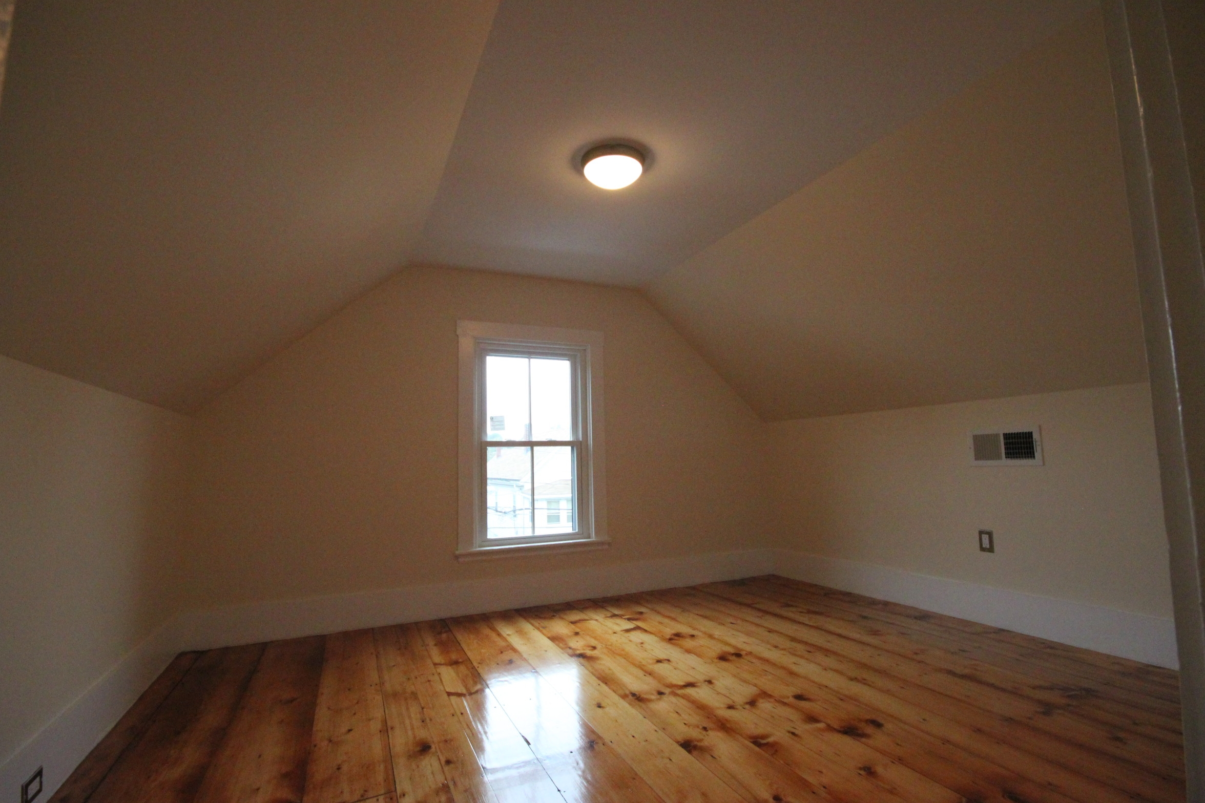 4 bed, 2 bath apartment for rent at 19 Prescott St Unit 2, Prospect Hill — photo 4 of 31