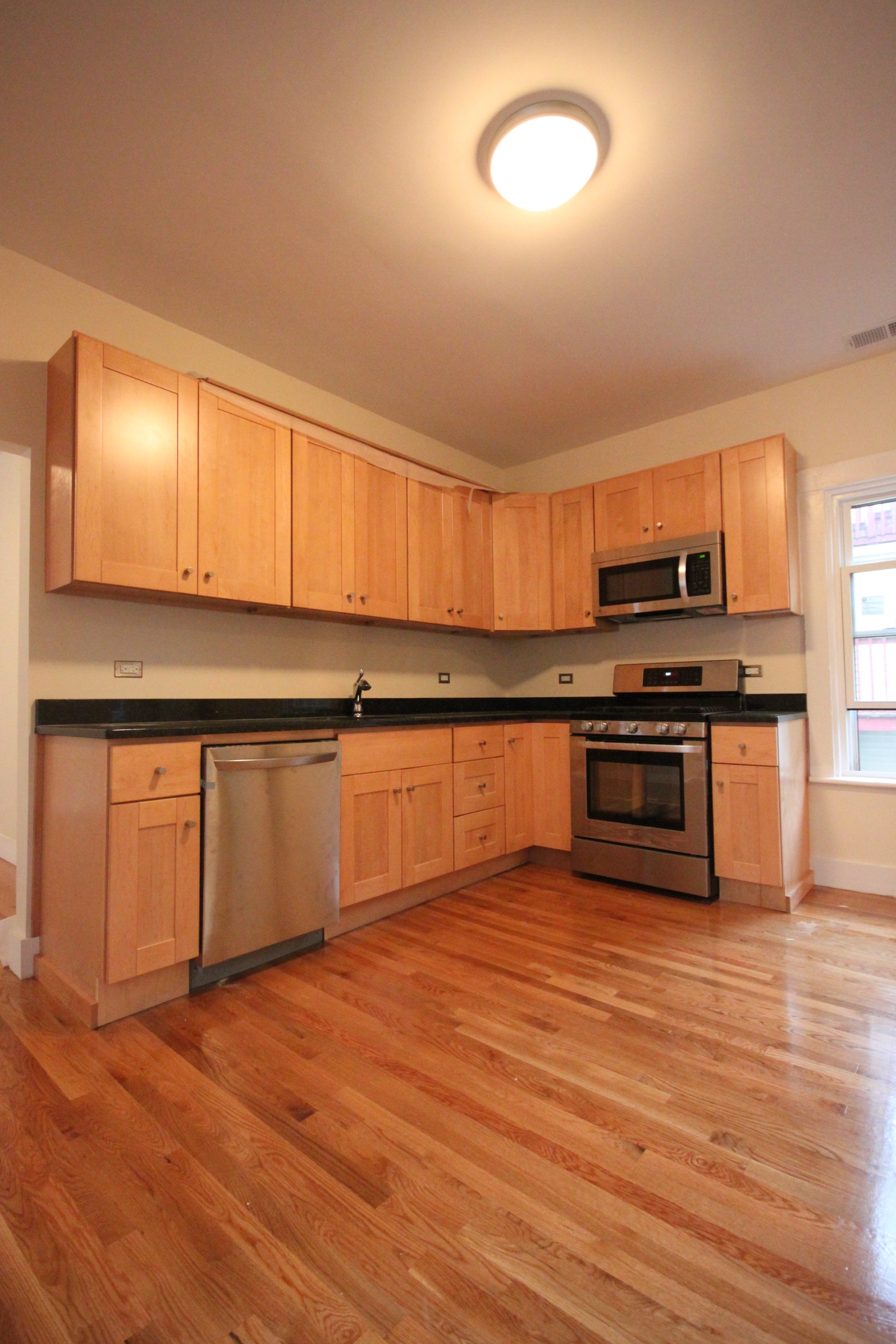 4 bed, 2 bath apartment for rent at 19 Prescott St Unit 2, Prospect Hill — photo 2 of 31