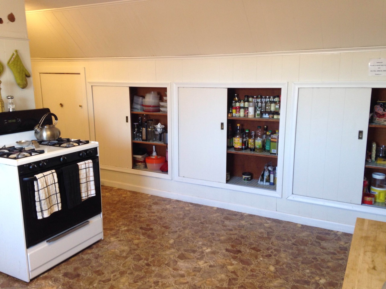 547 Broadway, Magoun Square