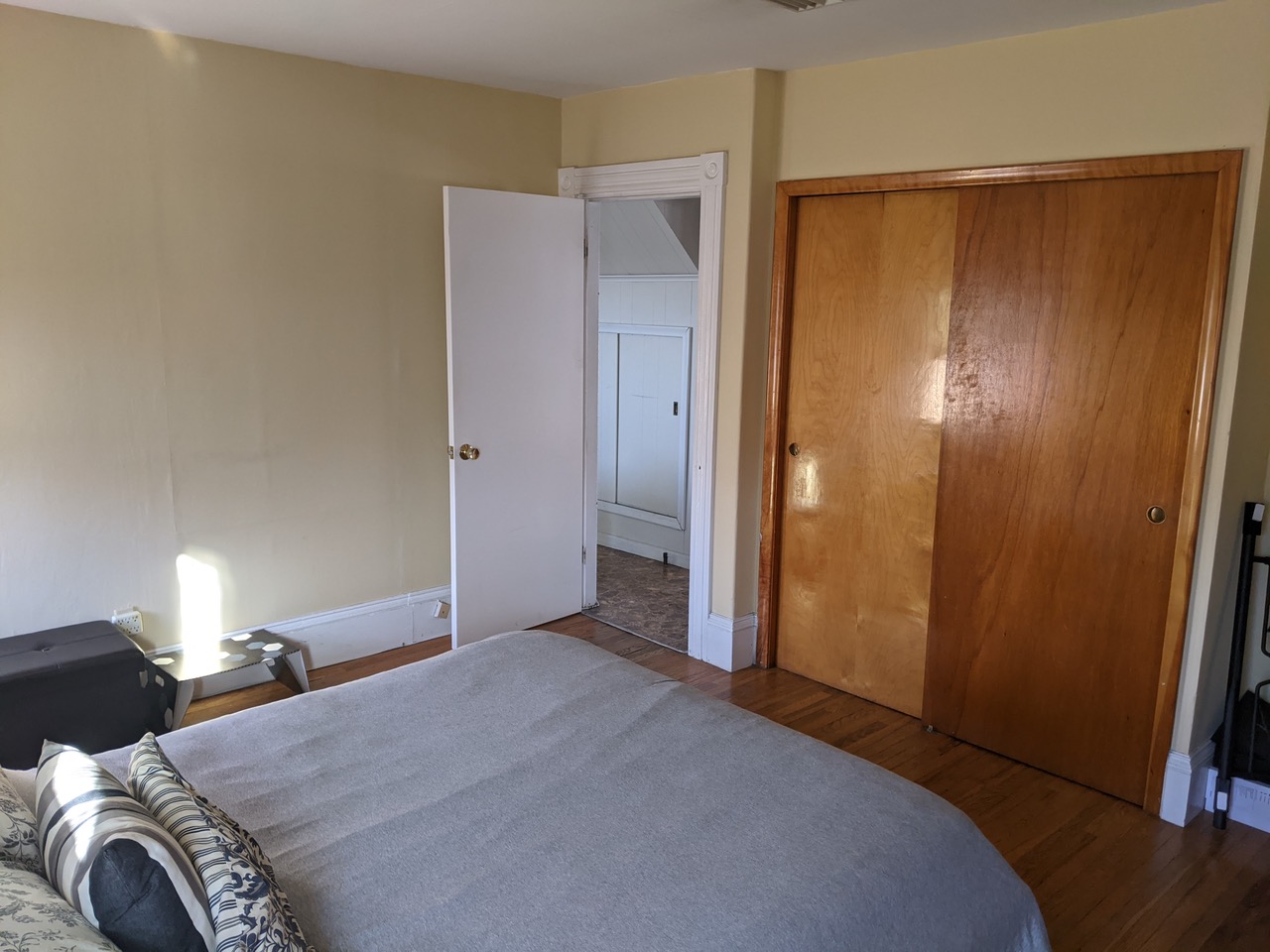 547 Broadway, Magoun Square