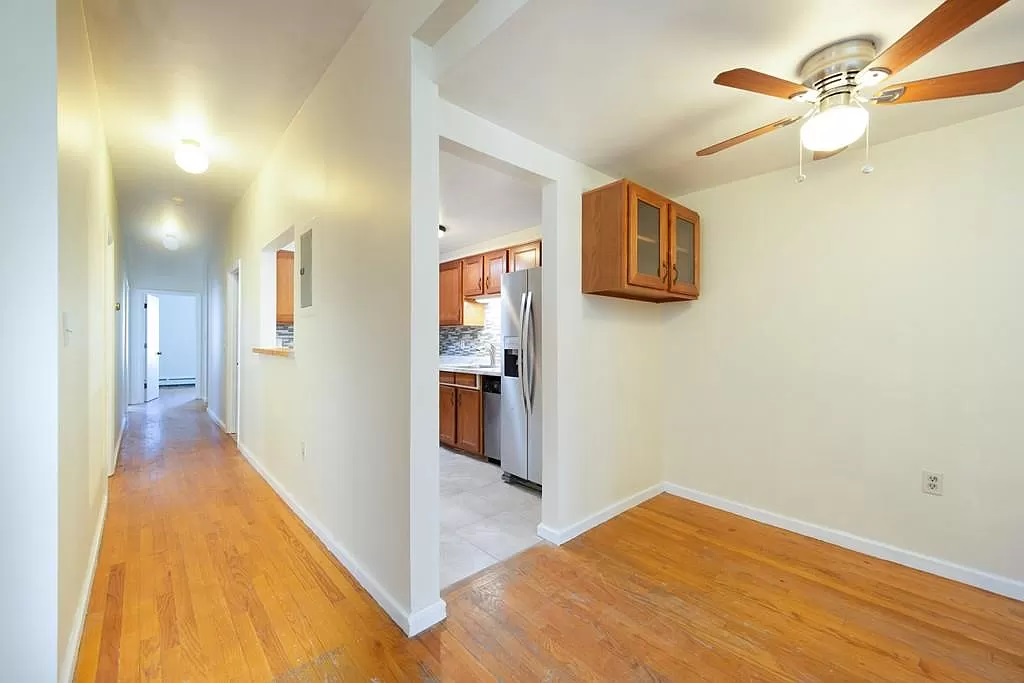 35 Lopez St, Central Square