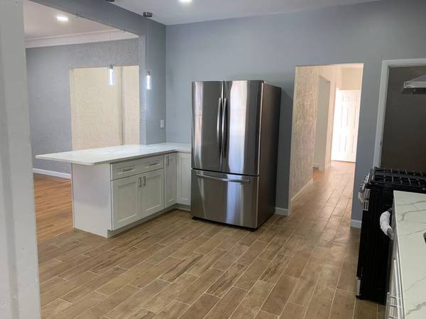2 bed, 1.5 bath apartment for rent at 21 5th St Unit 1, Medford — photo 3 of 8