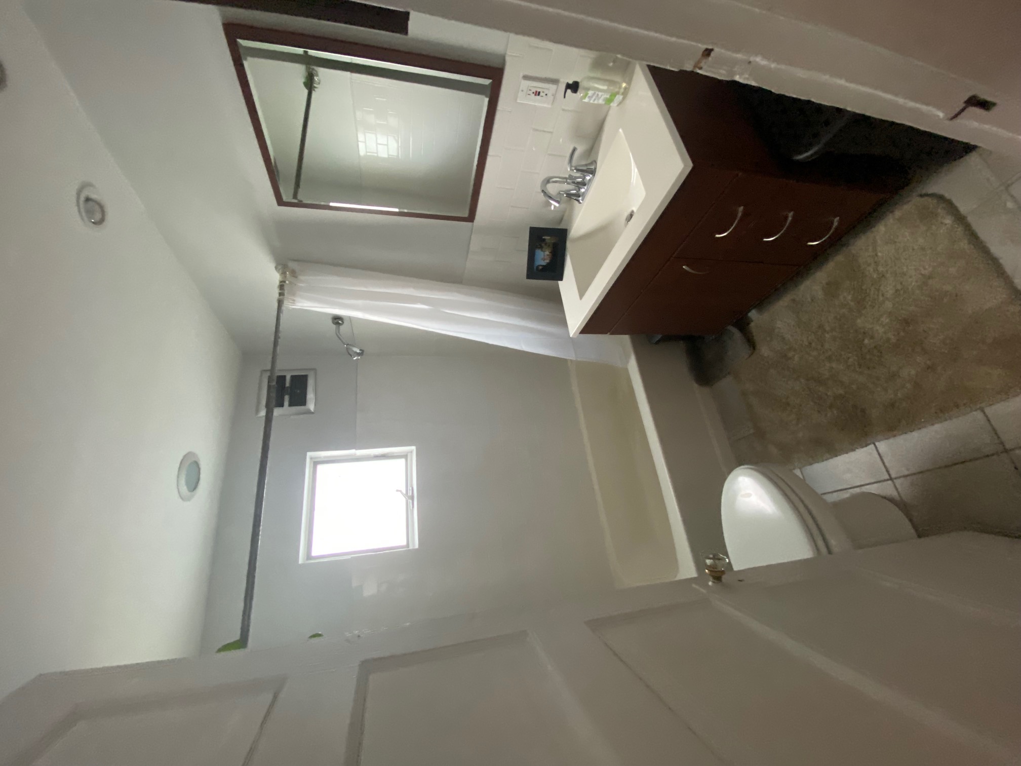 82 Bristol Rd, Medford