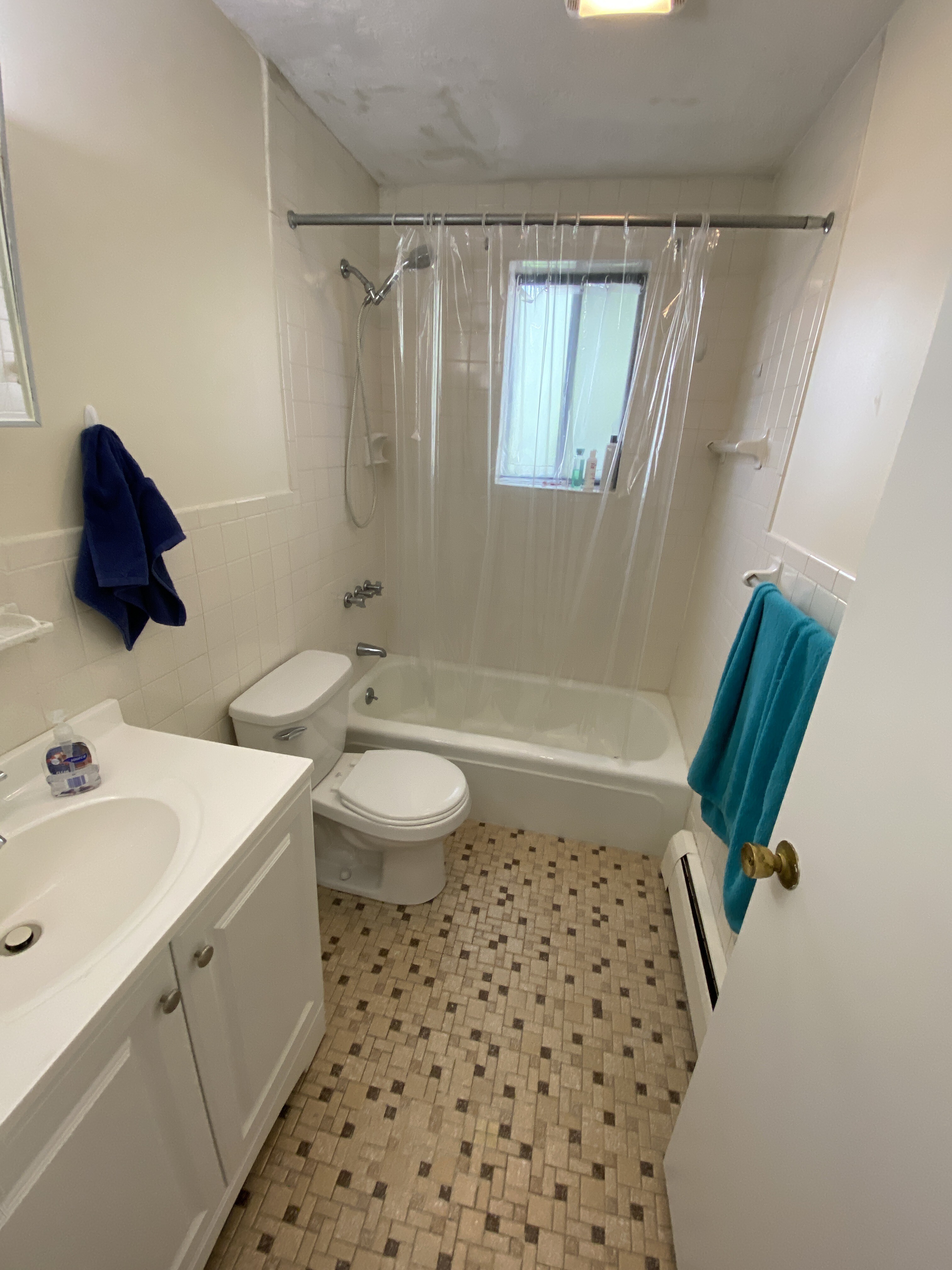 12 Cameron Ave, Davis Square