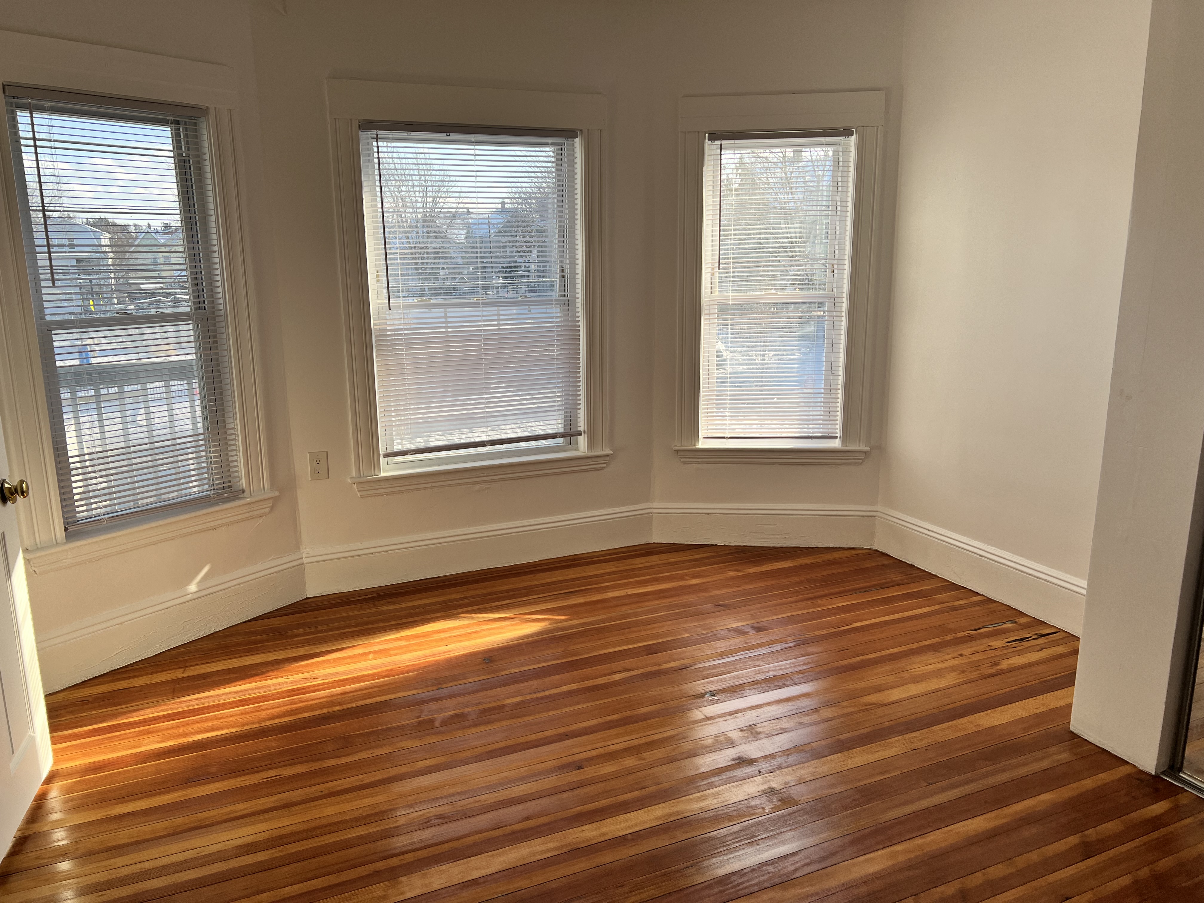 82 Vernal St, Everett