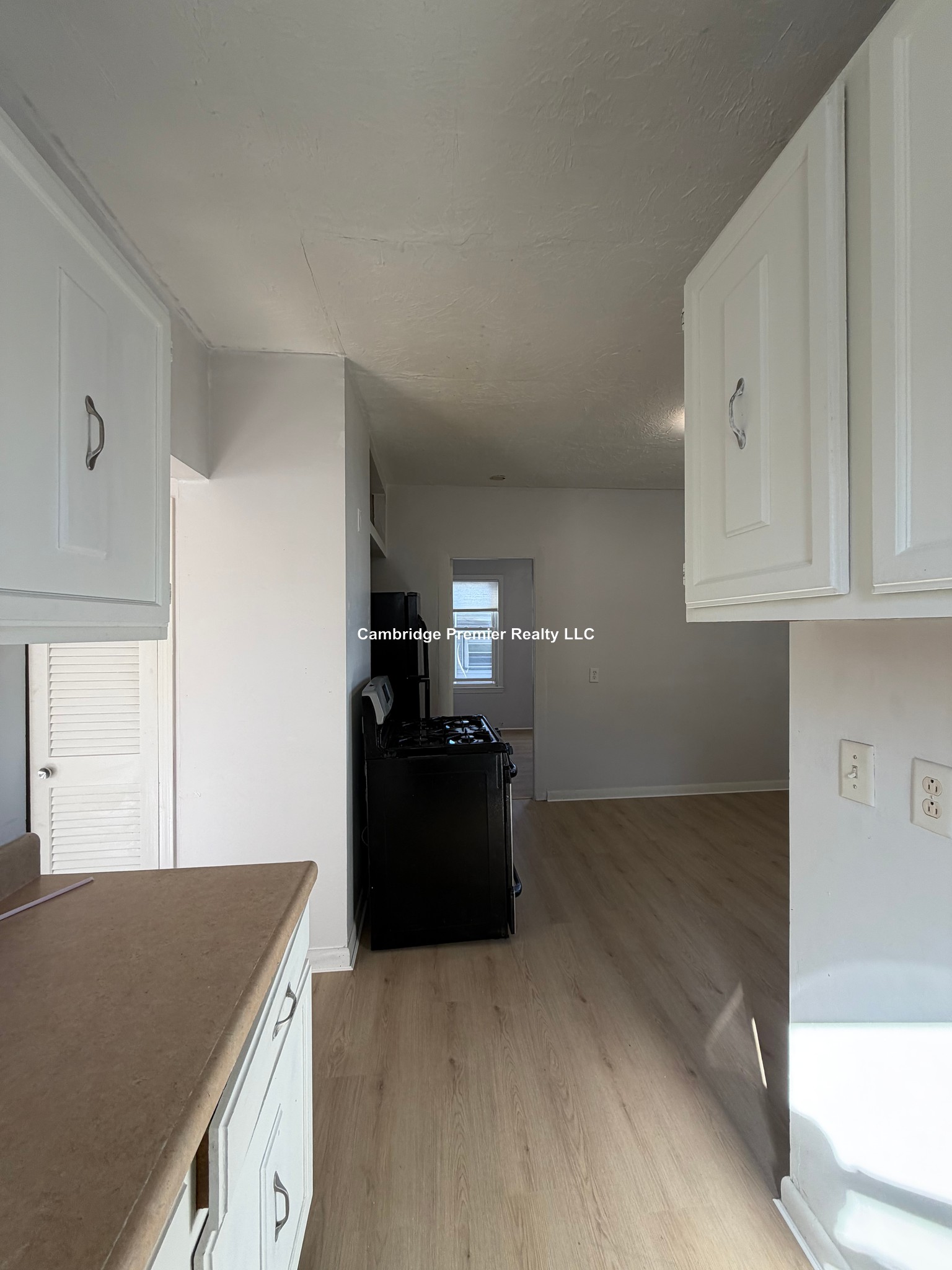 Photo 20 of Everett Ave. Unit 2