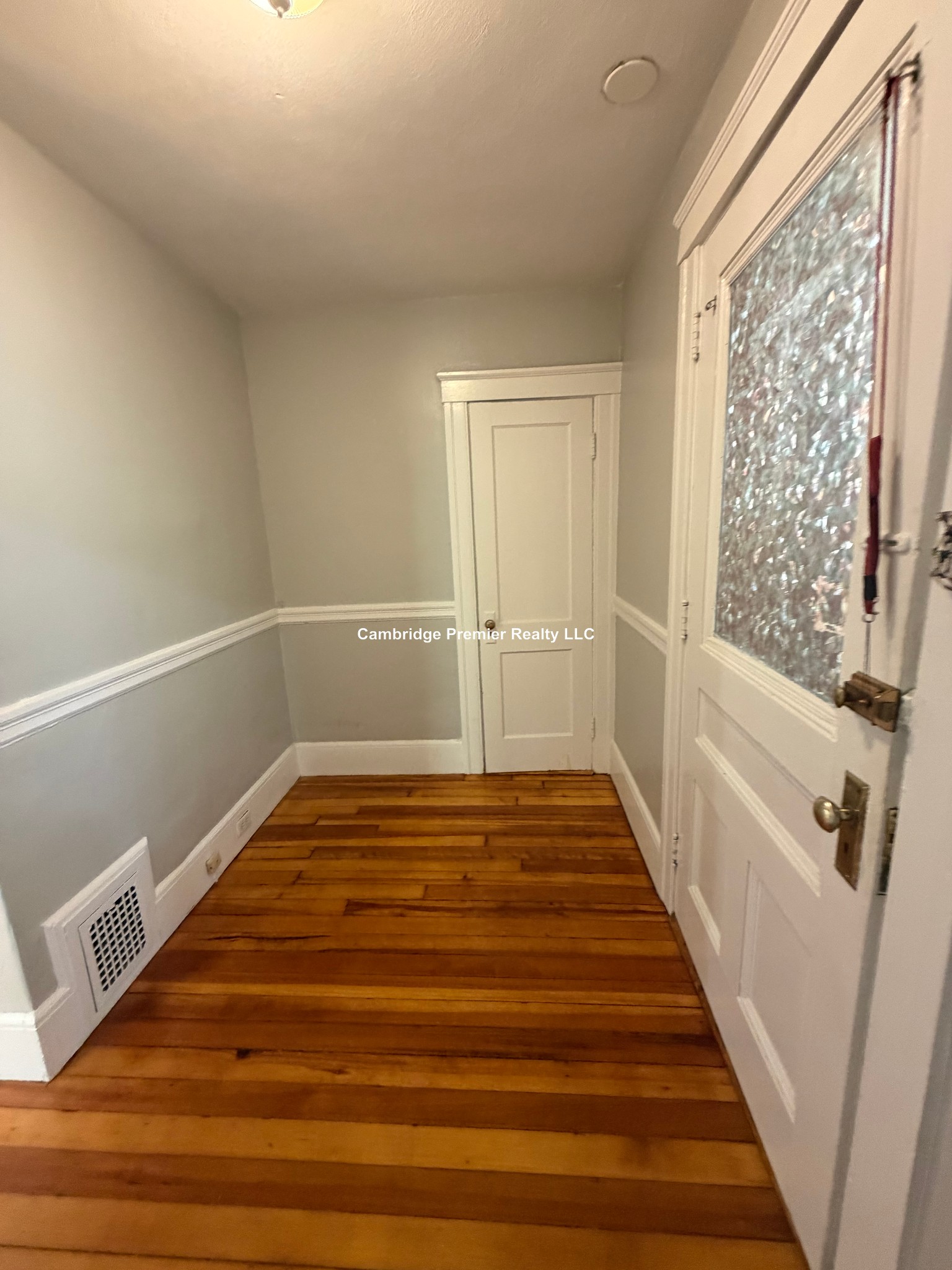 Photos of apartment on Waldo Ave.,Somerville MA 02143