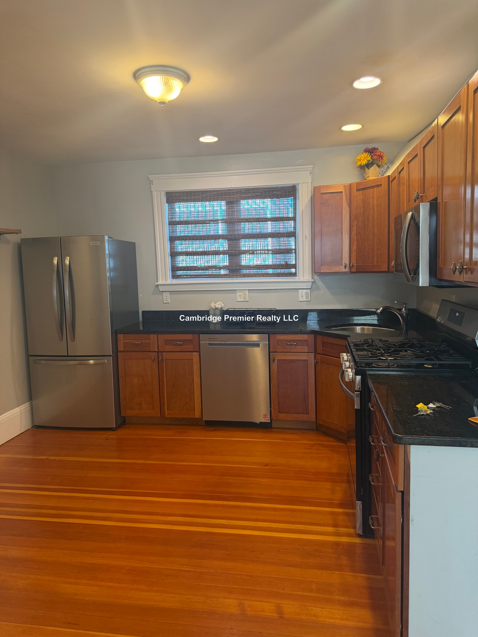 Photos of apartment on Waldo Ave.,Somerville MA 02143