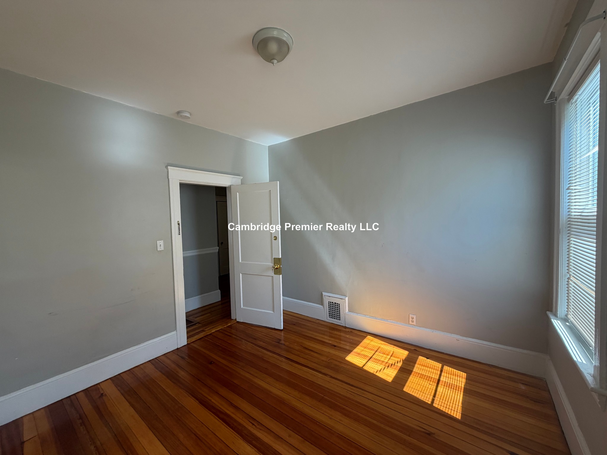 Photos of apartment on Waldo Ave.,Somerville MA 02143