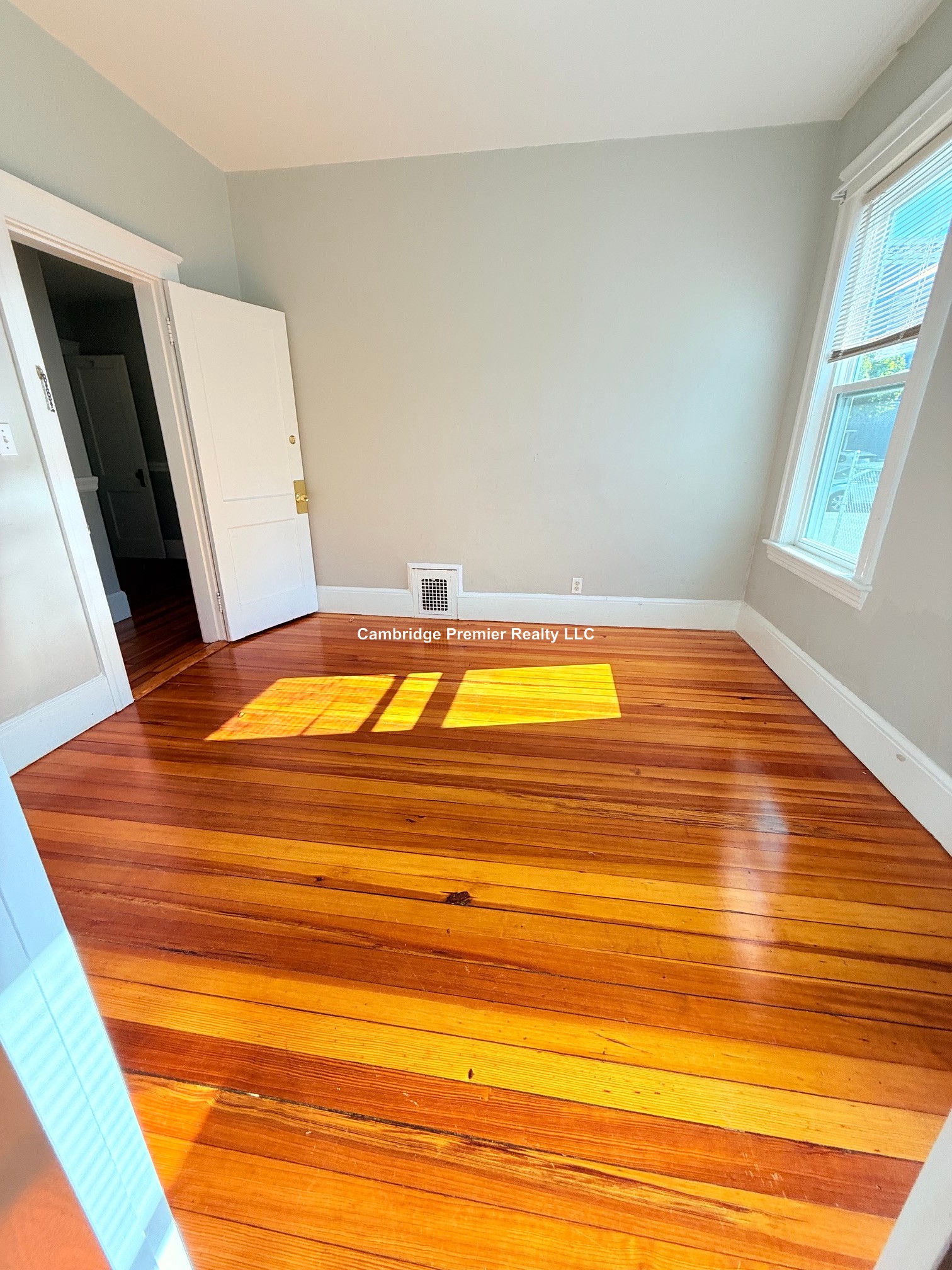 Photo 5 of Waldo Ave. Unit 1F