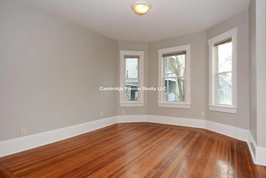 Photos of apartment on Waldo Ave.,Somerville MA 02143