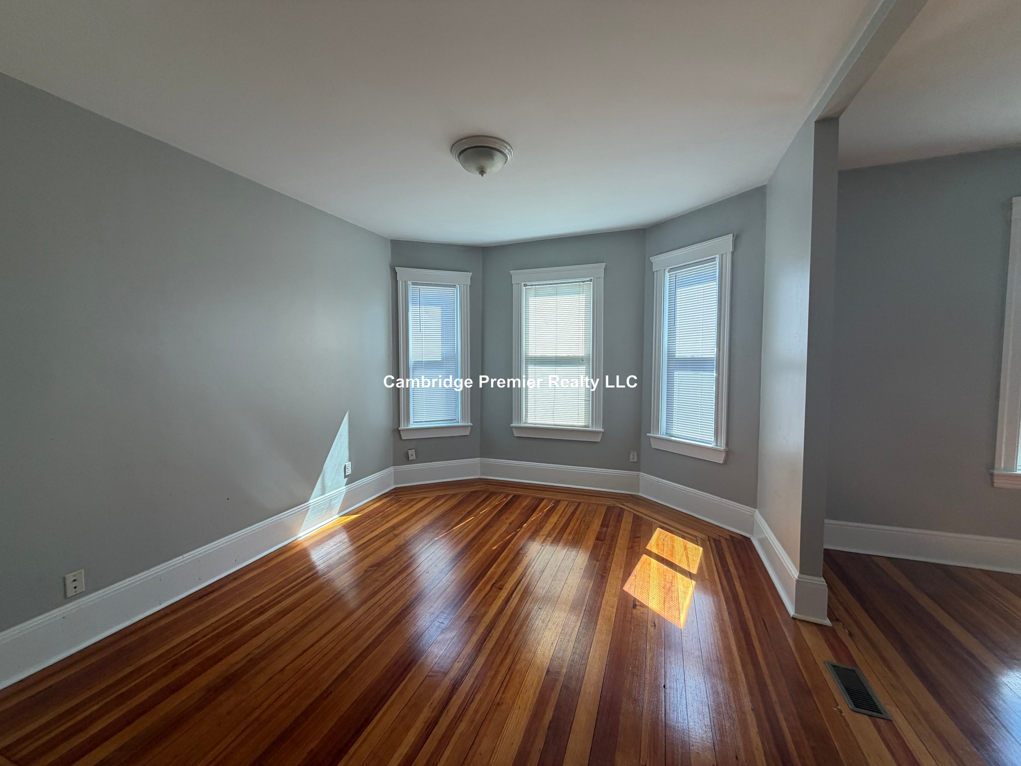 Photos of apartment on Waldo Ave.,Somerville MA 02143