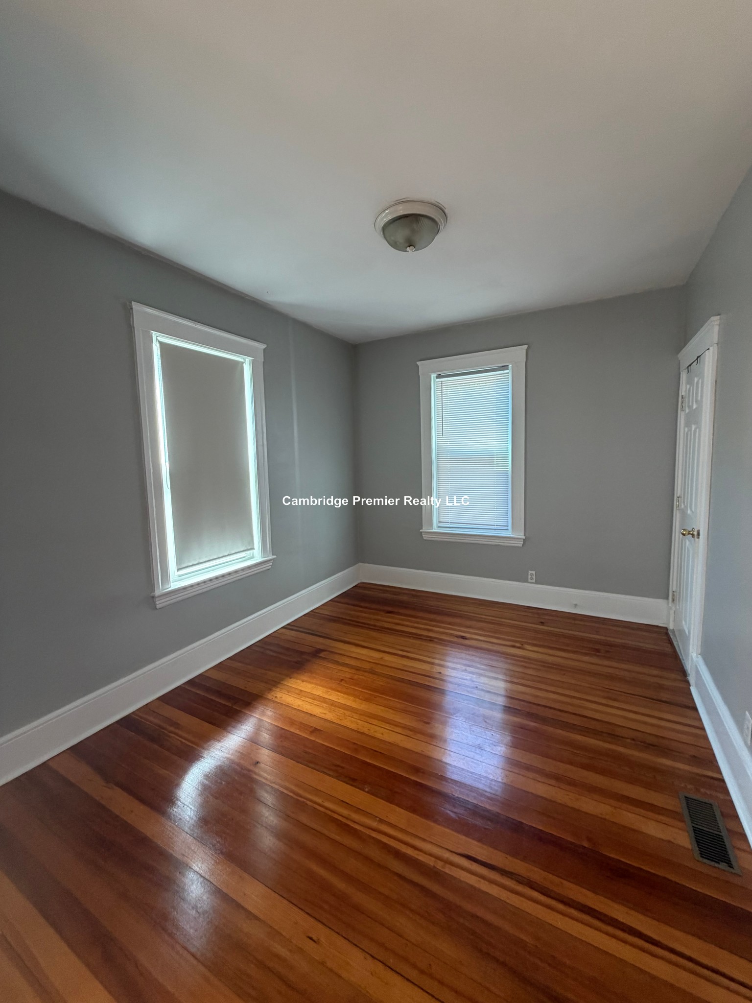 Photos of apartment on Waldo Ave.,Somerville MA 02143