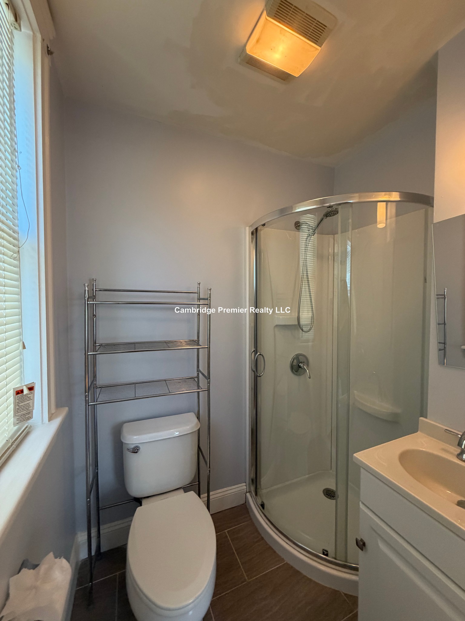 Photos of apartment on Waldo Ave.,Somerville MA 02143