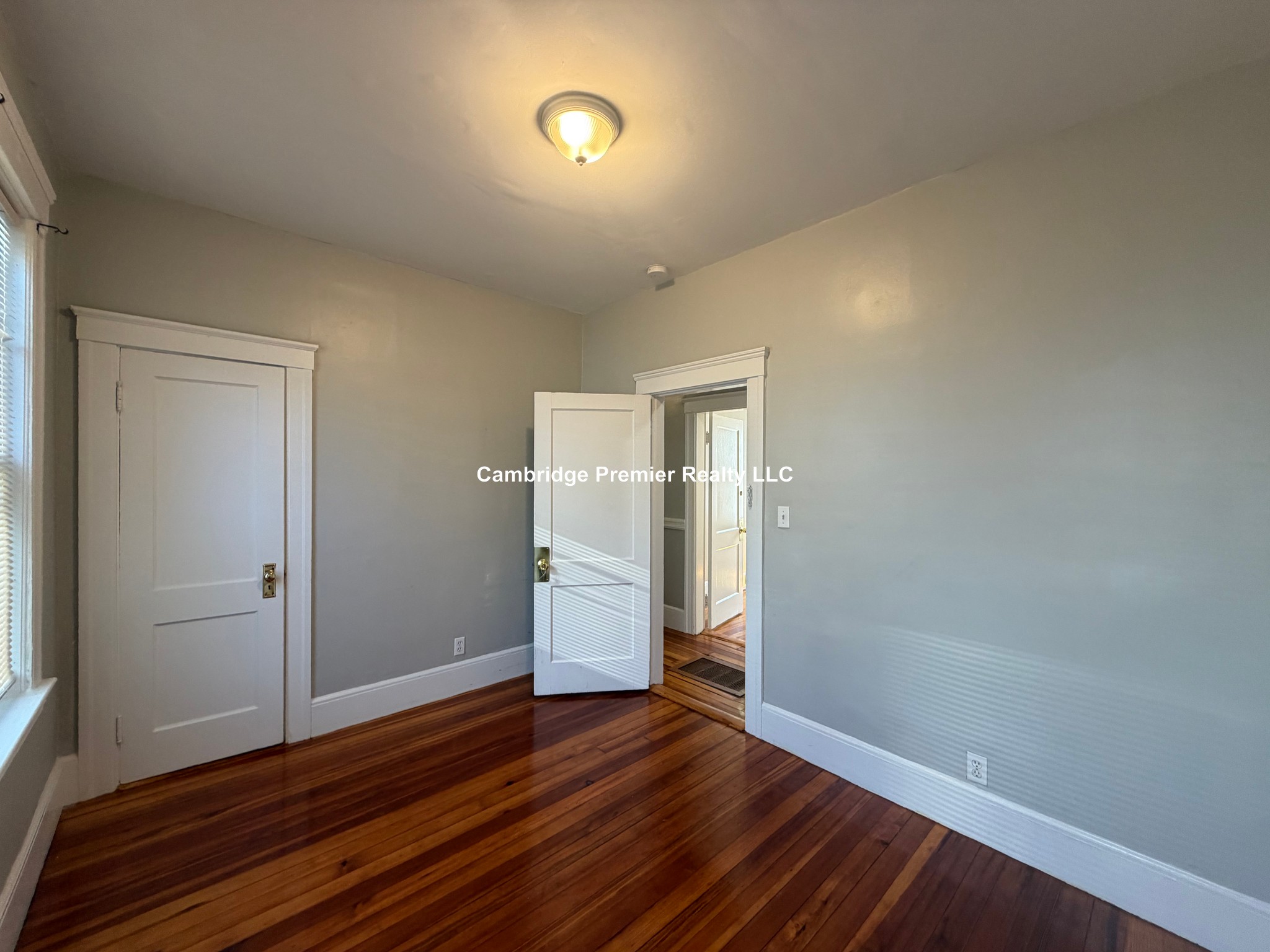 Photos of apartment on Waldo Ave.,Somerville MA 02143