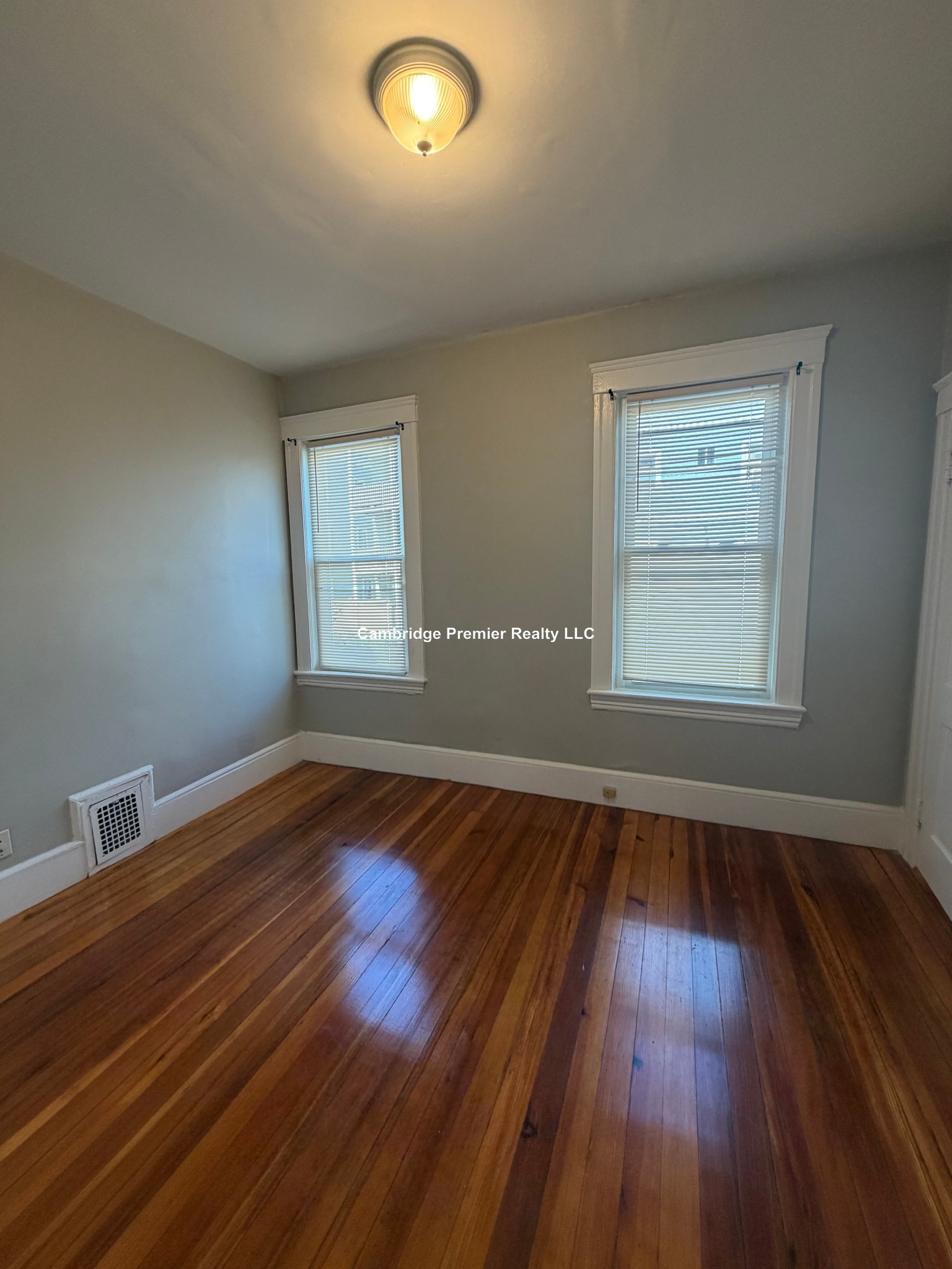 Photos of apartment on Waldo Ave.,Somerville MA 02143