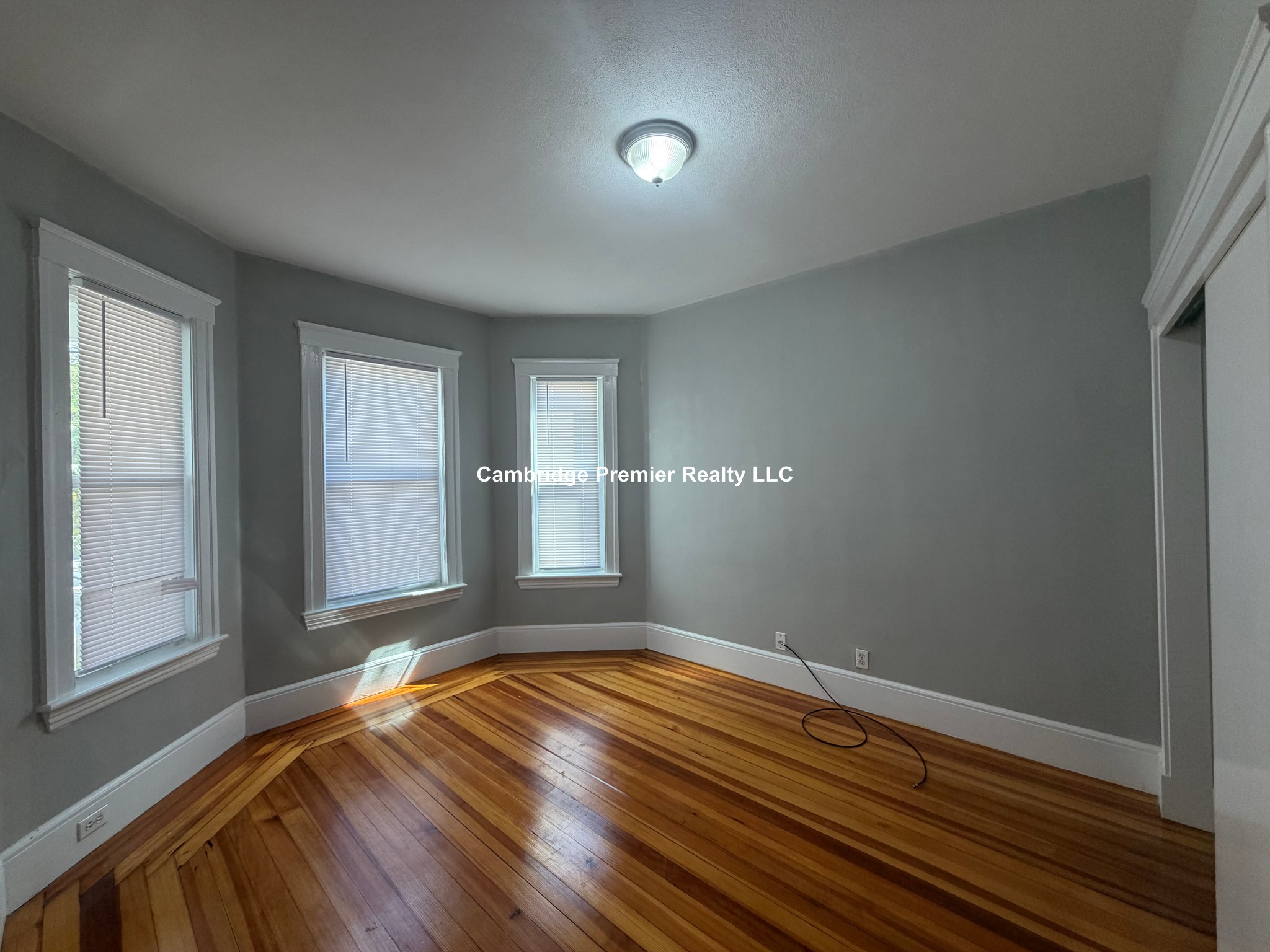 Photos of apartment on Waldo Ave.,Somerville MA 02143