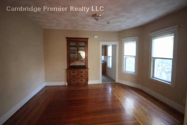 296 Highland Ave, Powder House Square