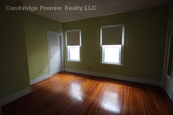 296 Highland Ave, Powder House Square