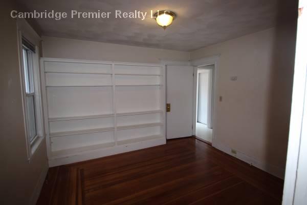 296 Highland Ave, Powder House Square