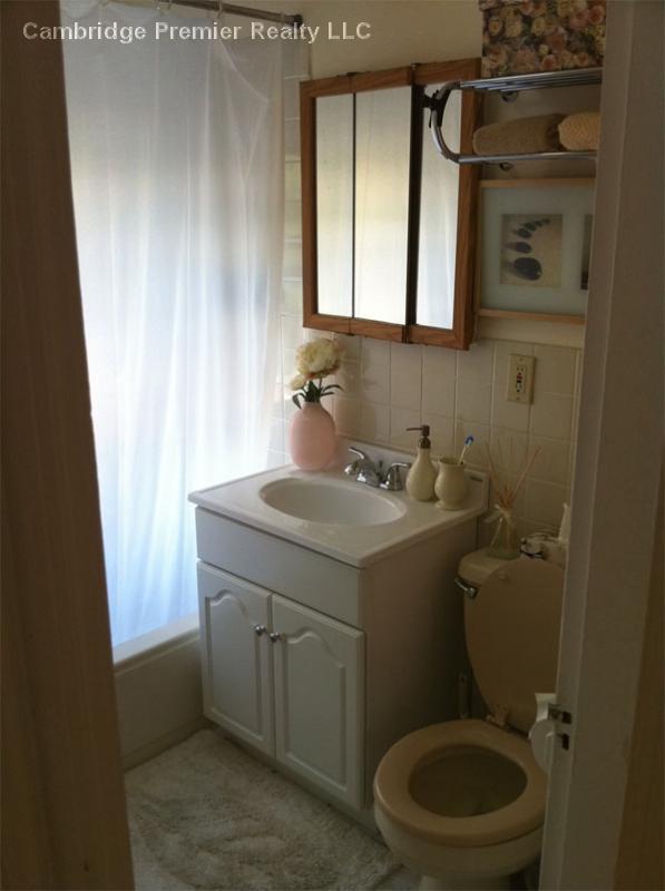 1200 Massachusetts Ave, Harvard Square